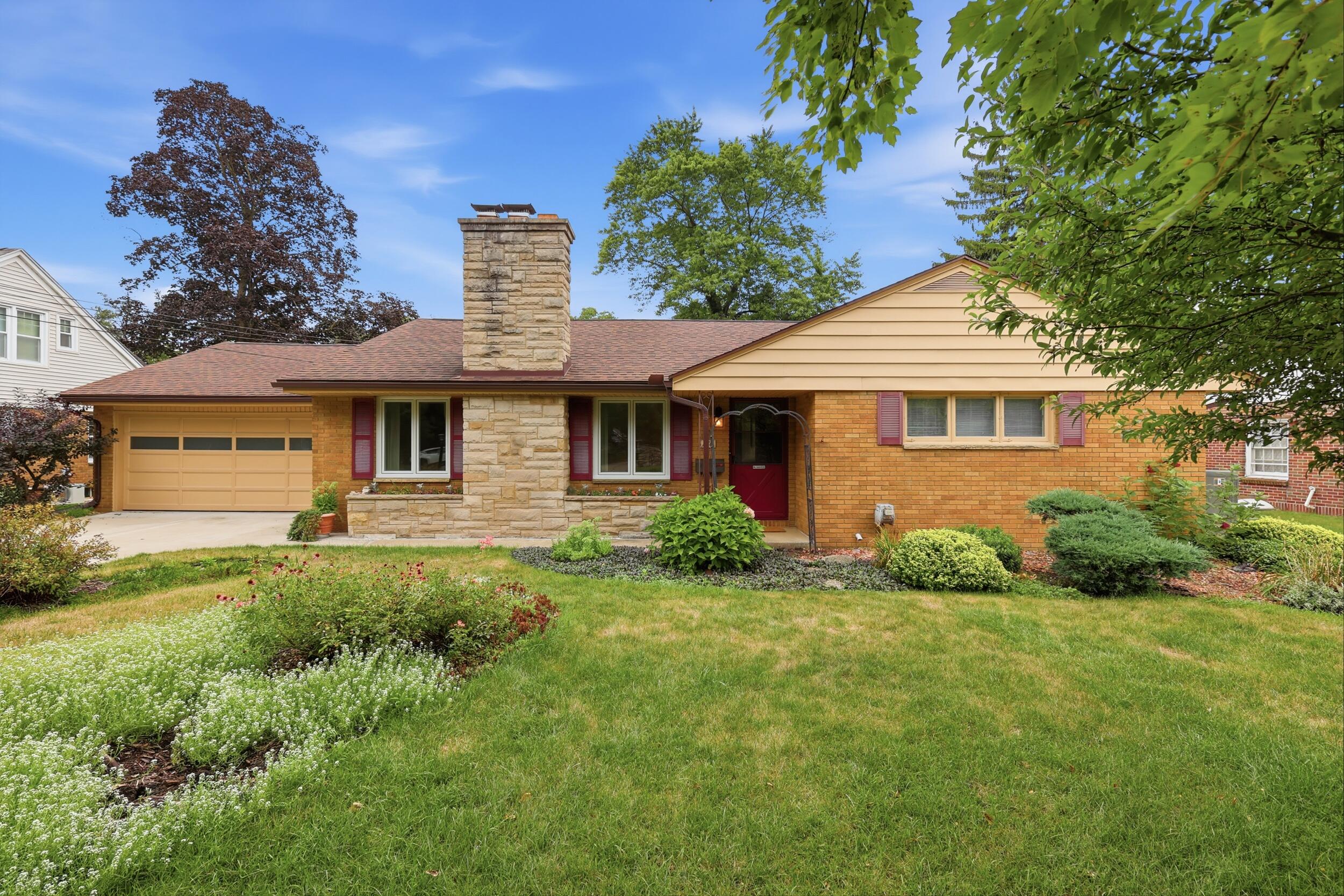 1110 Dwillard Drive Property Photo 1