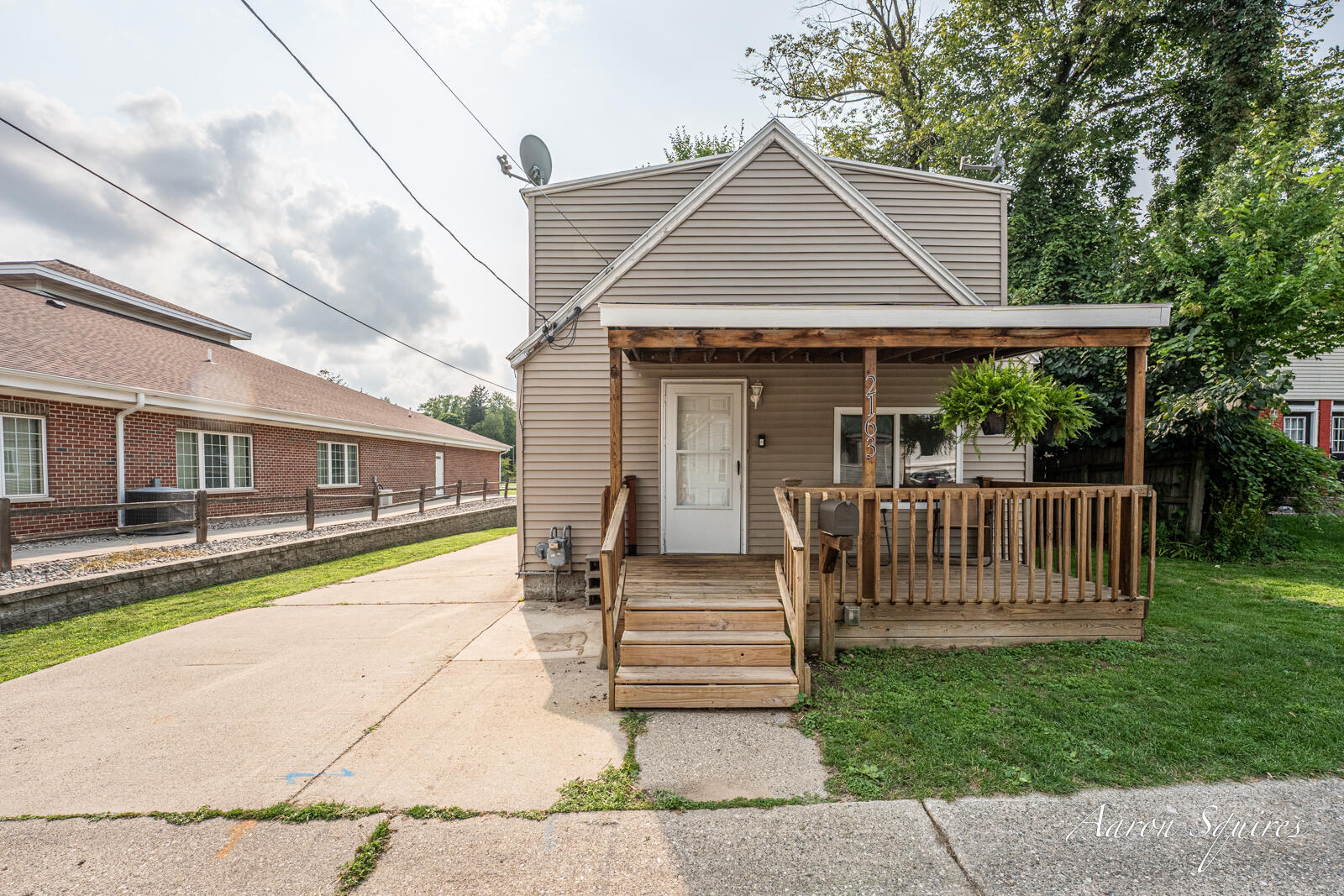 2163 Galewood Avenue Sw Property Photo 2