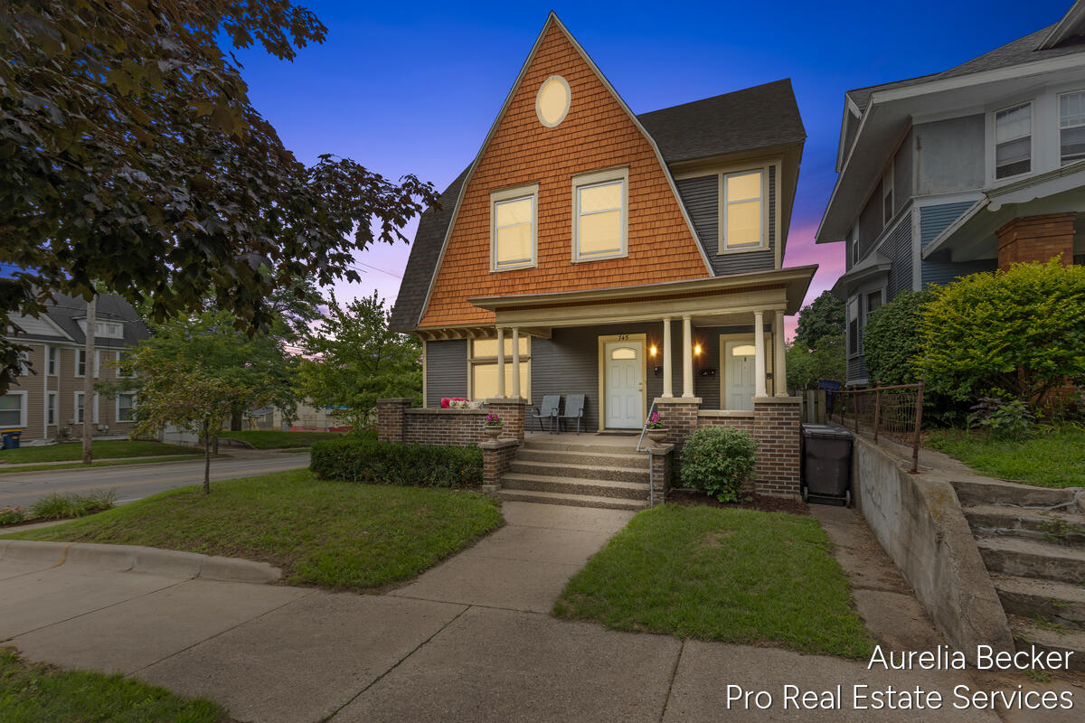 745 Prospect Avenue Se Property Photo 2