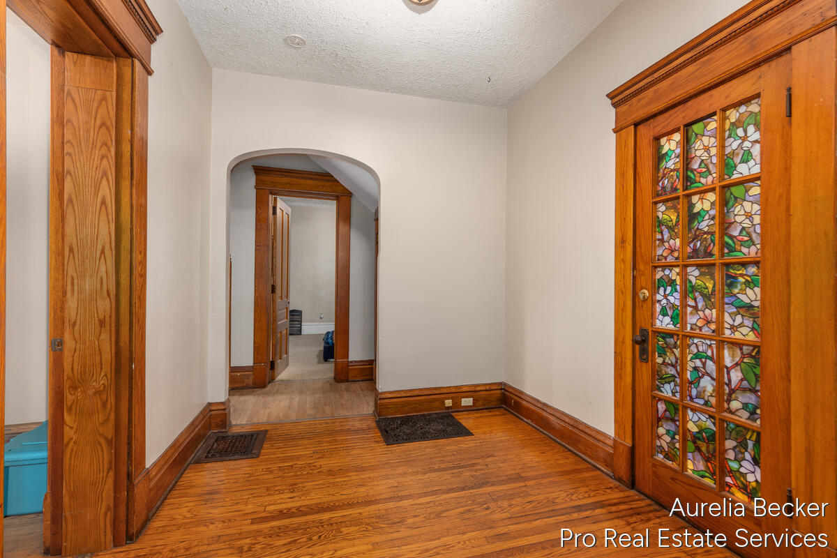 745 Prospect Avenue Se Property Photo 9