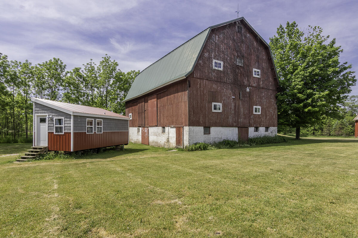 11481 Cressey Road Property Photo 38