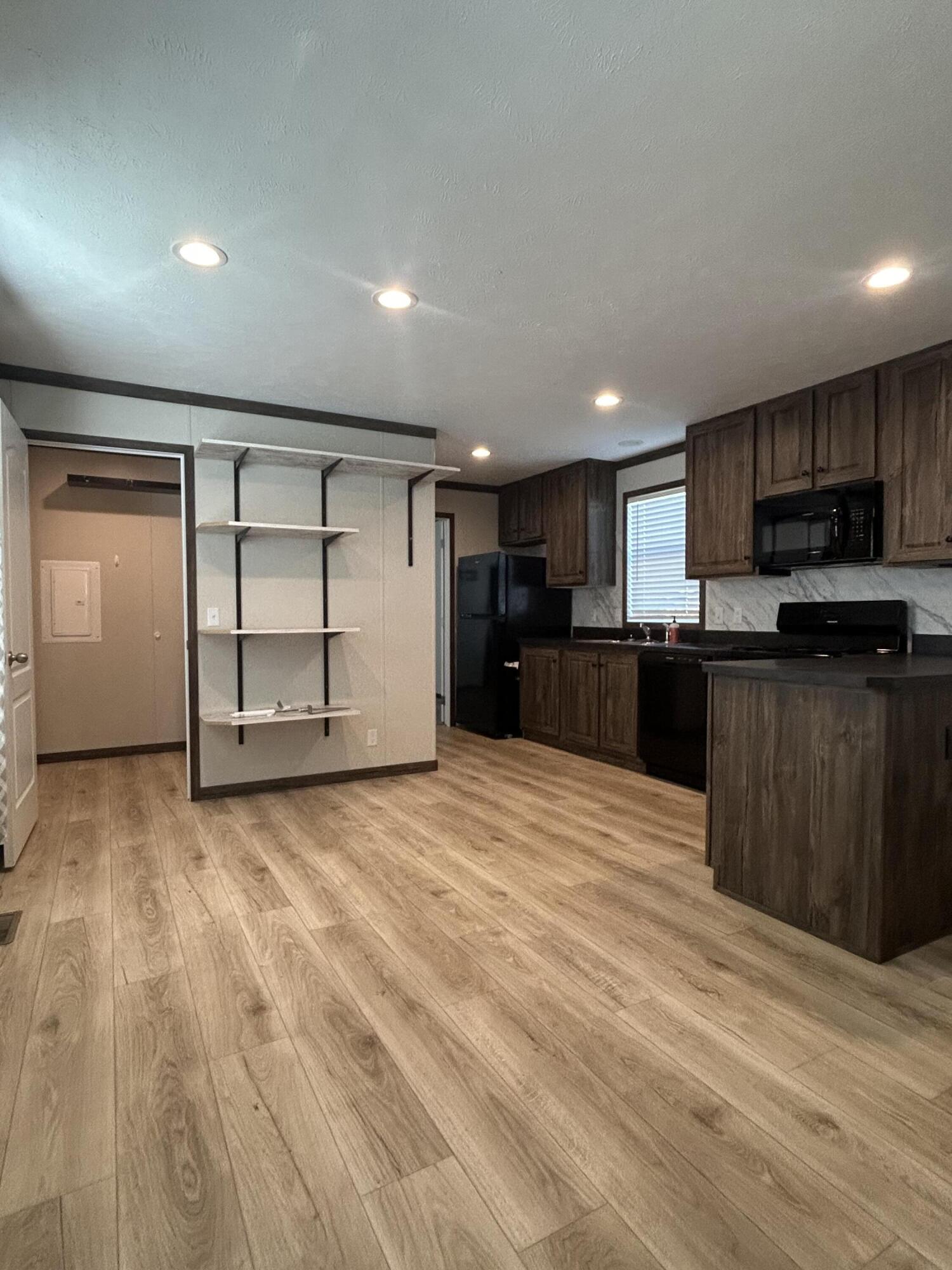 11366 Greenfield Drive Property Photo 4