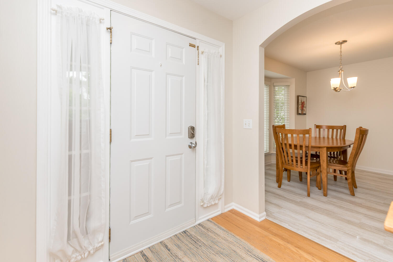 3618 Meadow View Drive Property Photo 4