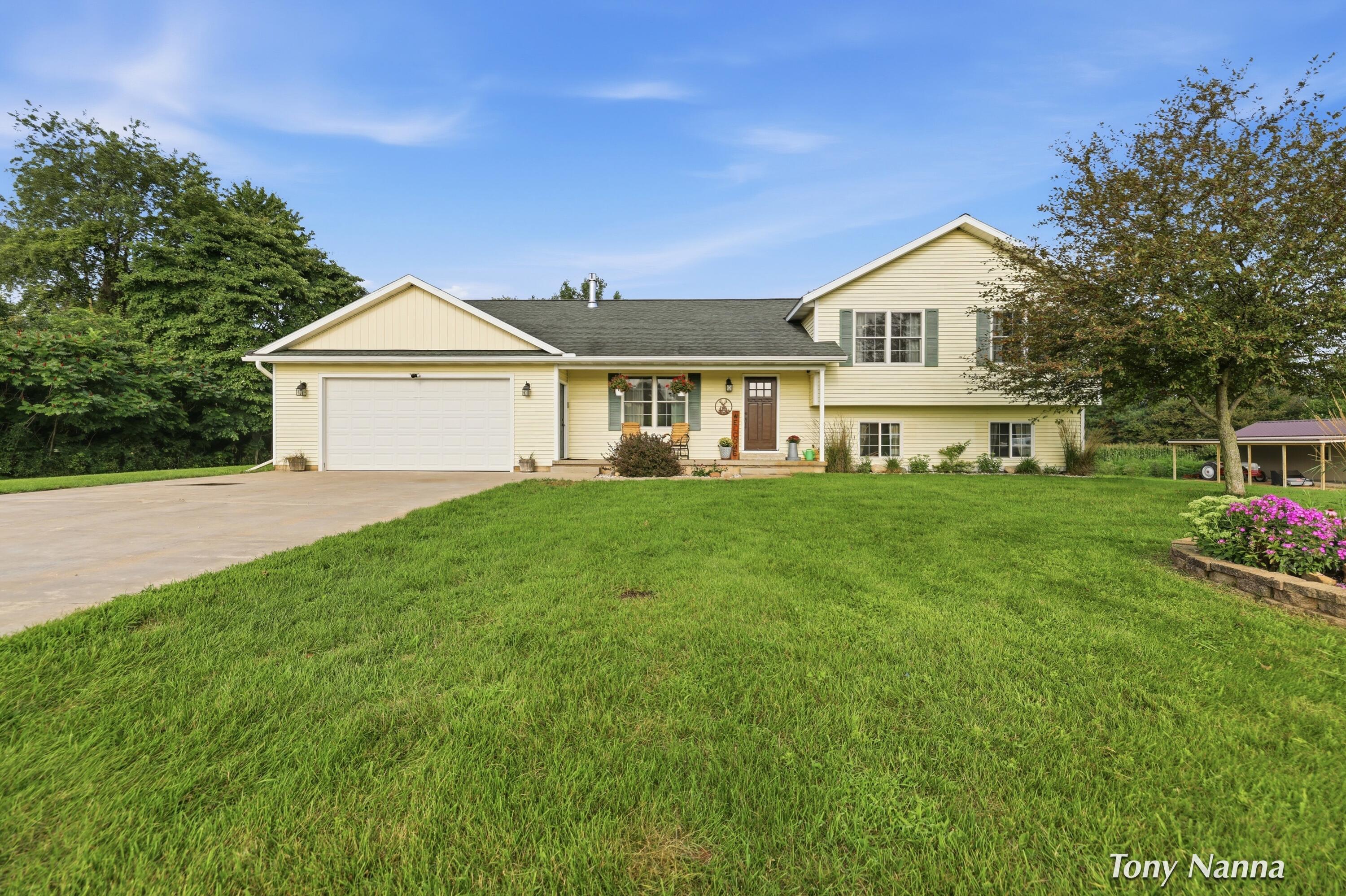 355 N Shaw Road Property Photo 1