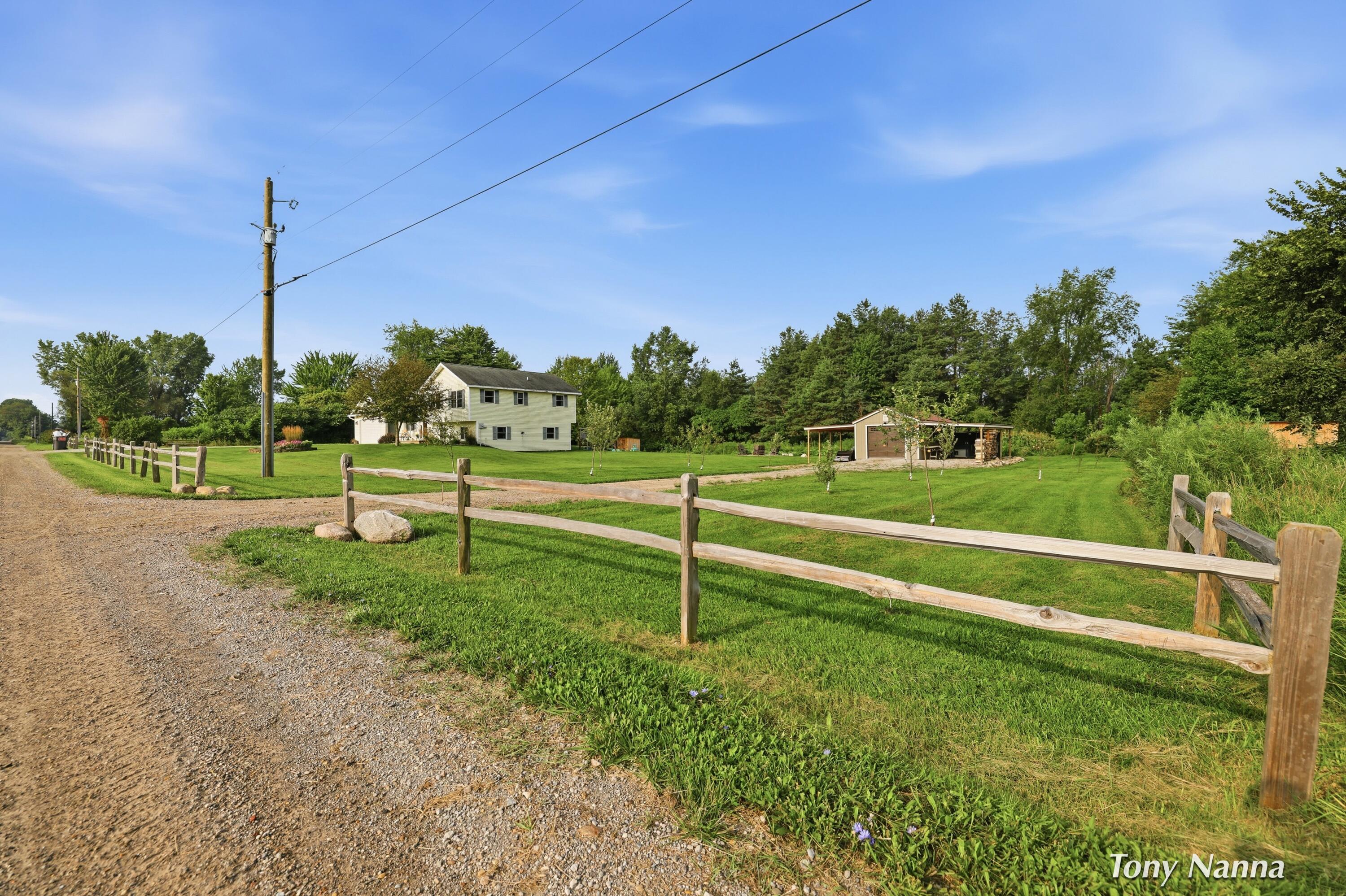 355 N Shaw Road Property Photo 4