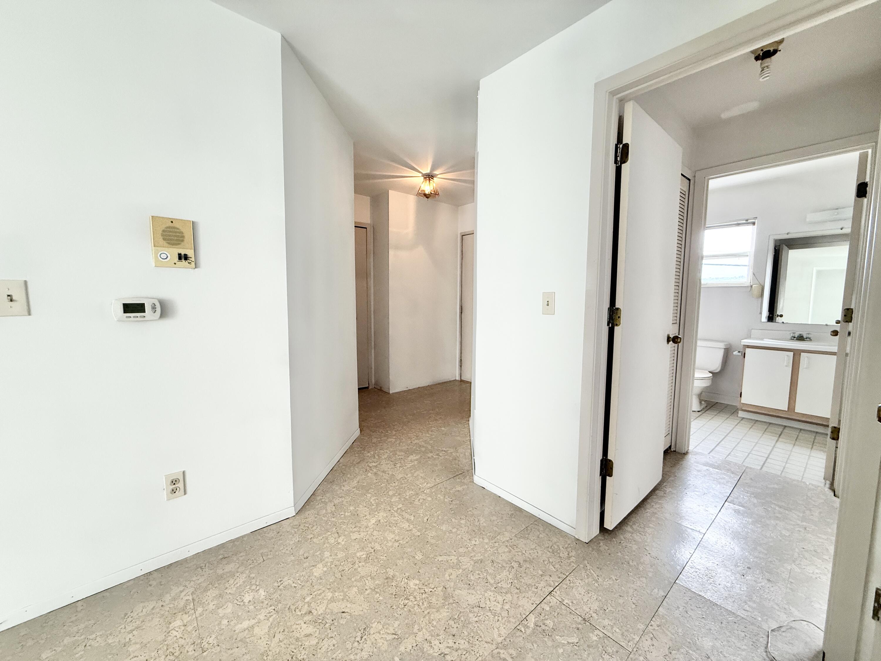 2203 S Huron Parkway S 4 Property Photo 4