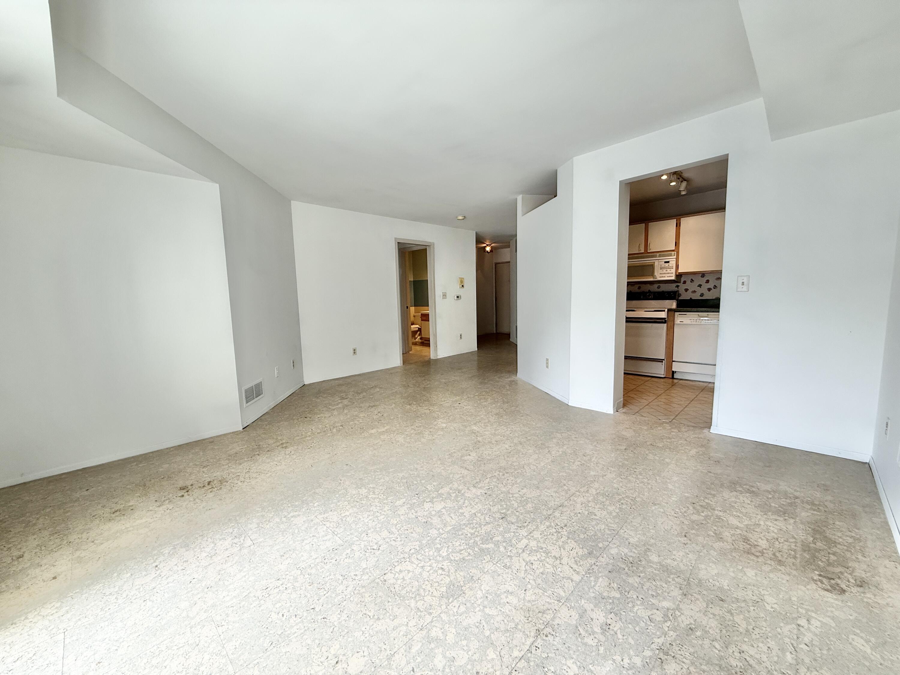 2203 S Huron Parkway S 4 Property Photo 12