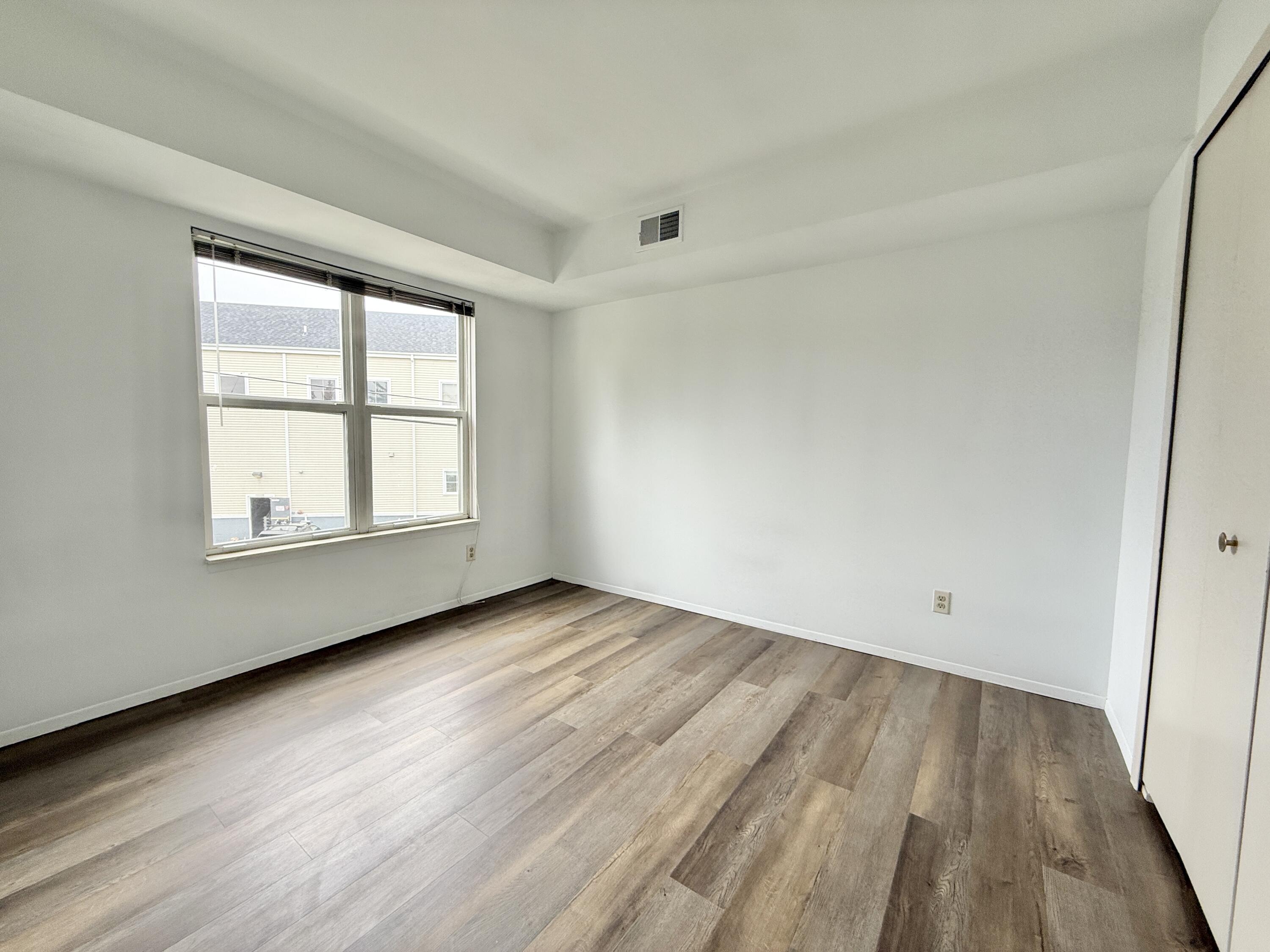 2203 S Huron Parkway S 4 Property Photo 13