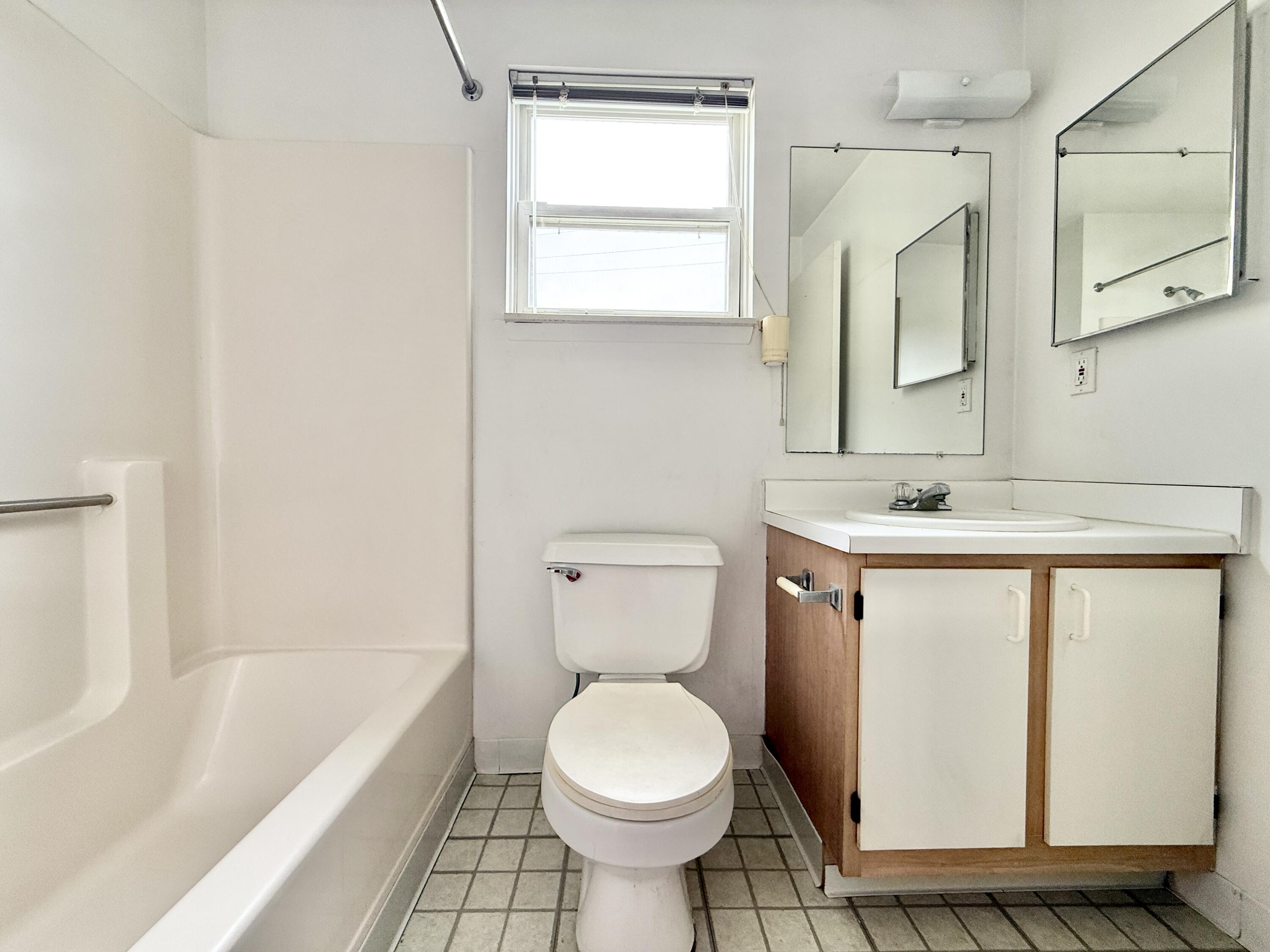 2203 S Huron Parkway S 4 Property Photo 14