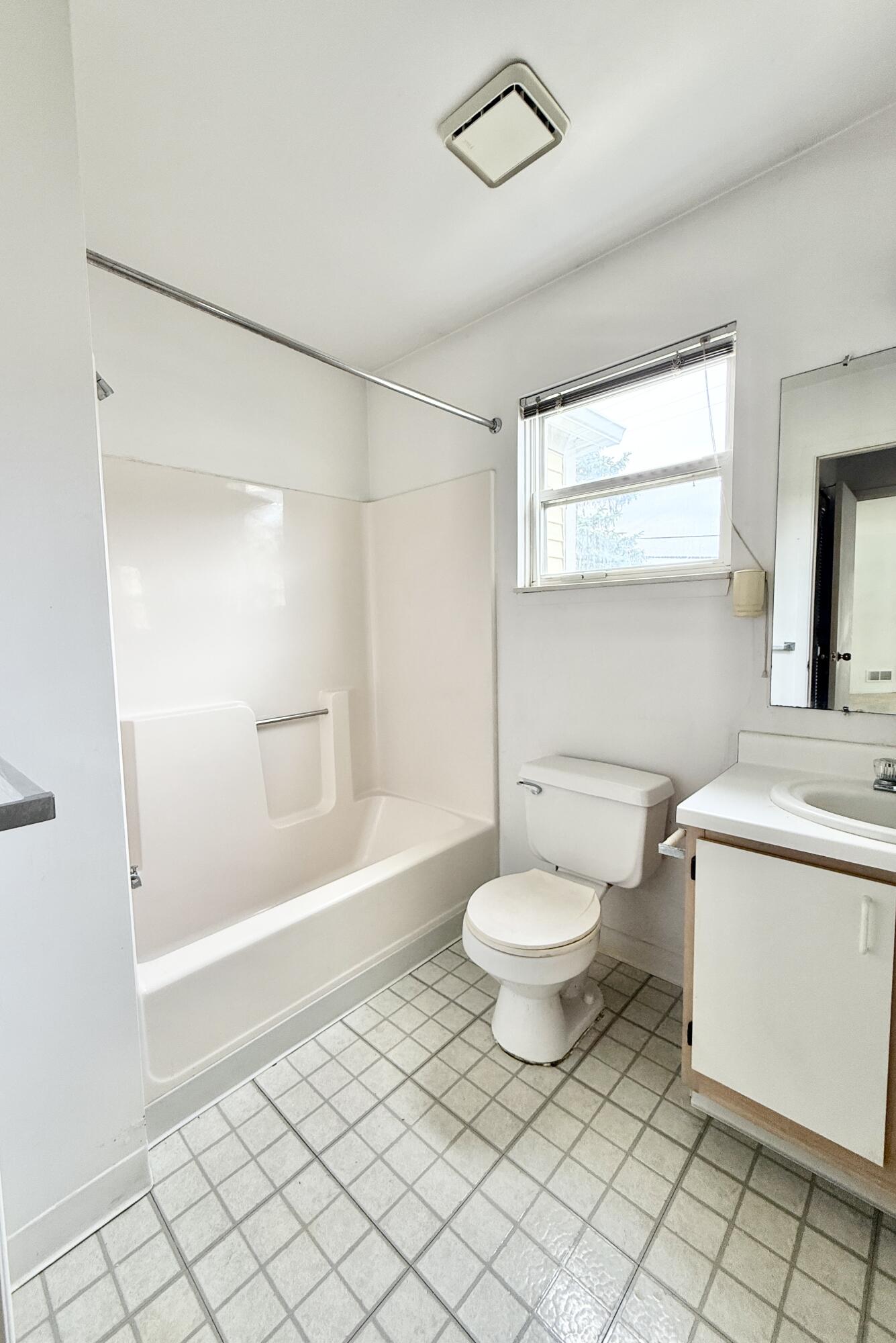 2203 S Huron Parkway S 4 Property Photo 15