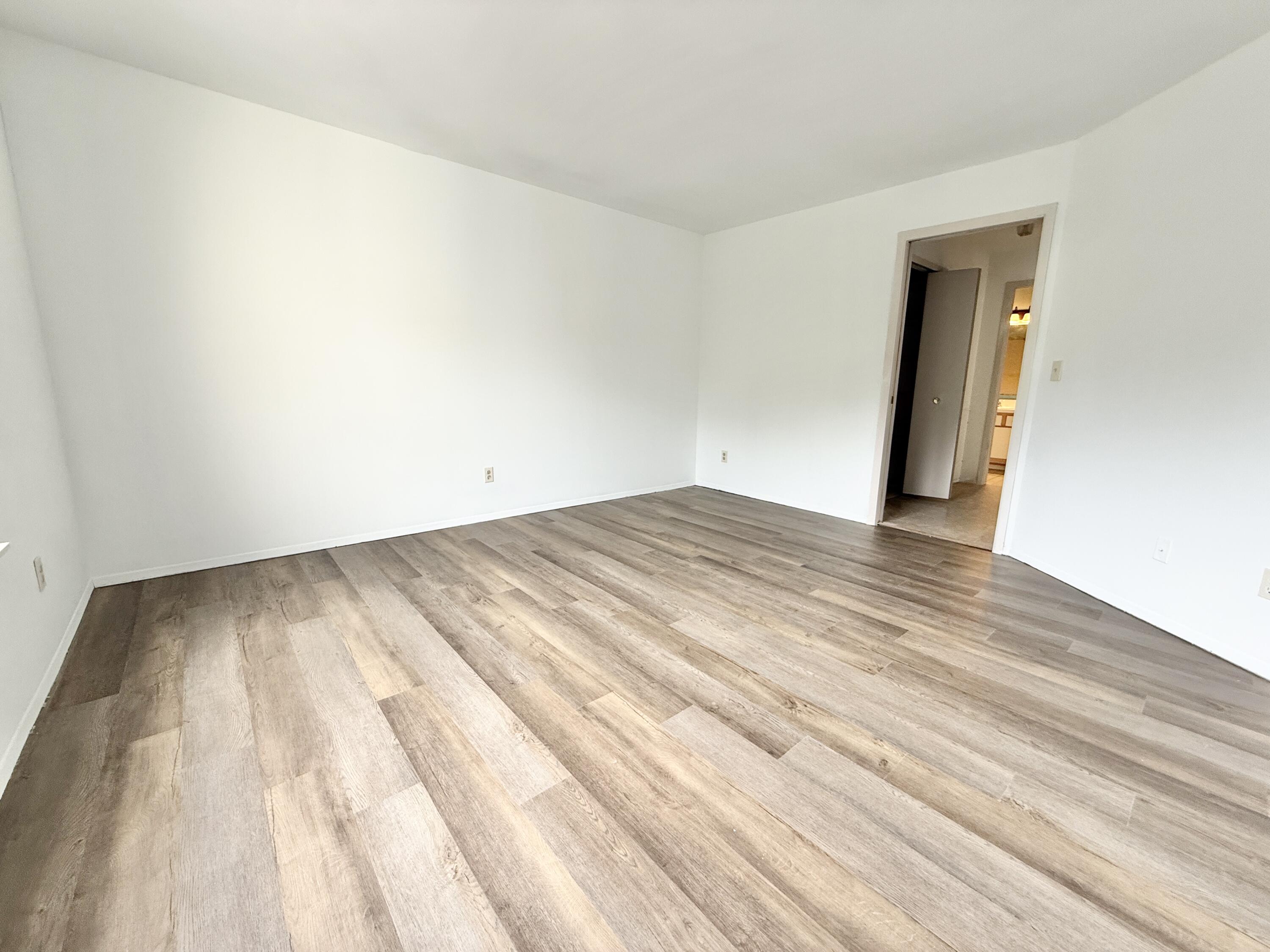 2203 S Huron Parkway S 4 Property Photo 17