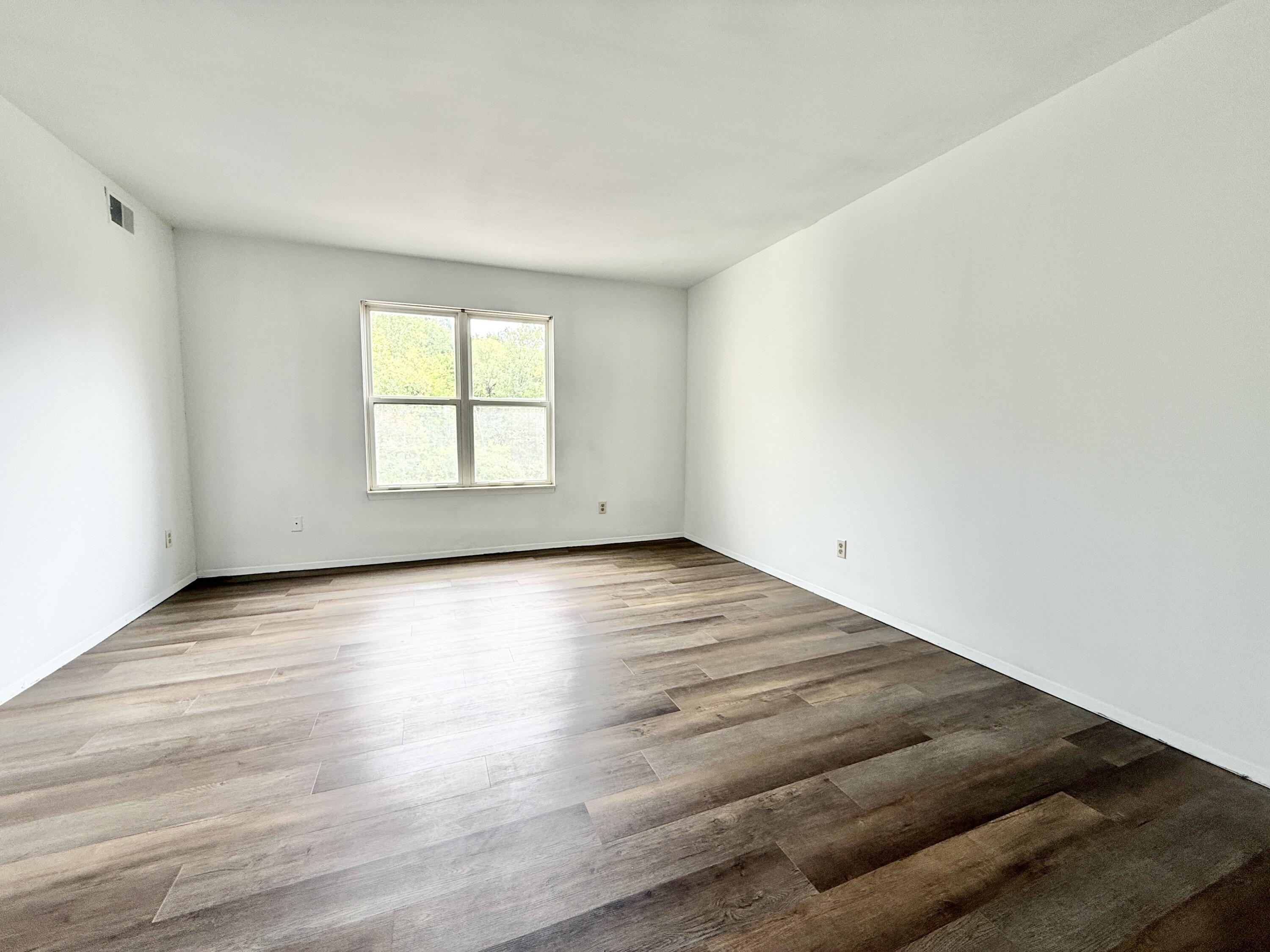 2203 S Huron Parkway S 4 Property Photo 18