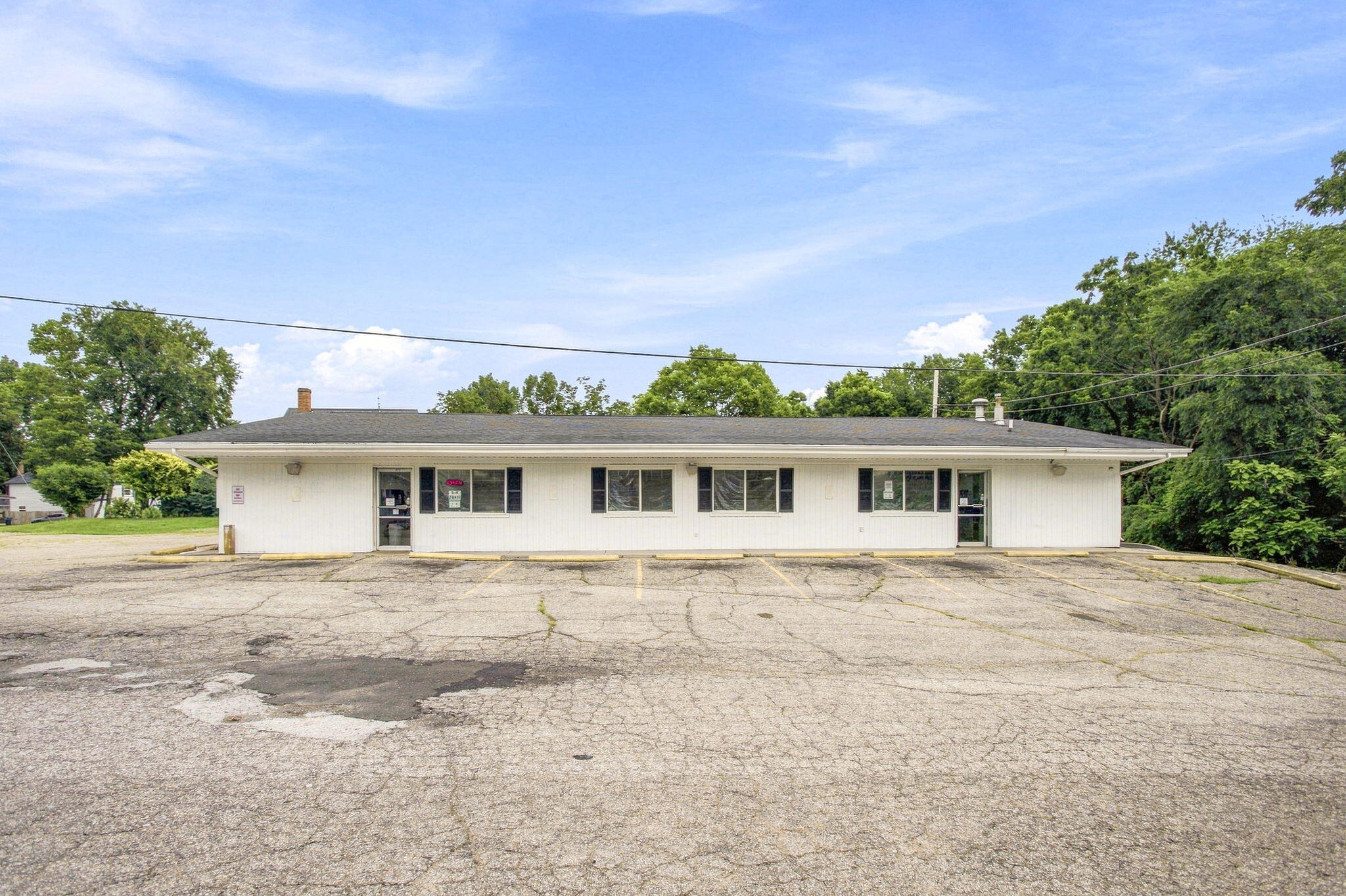 700 E State Street Property Photo 1