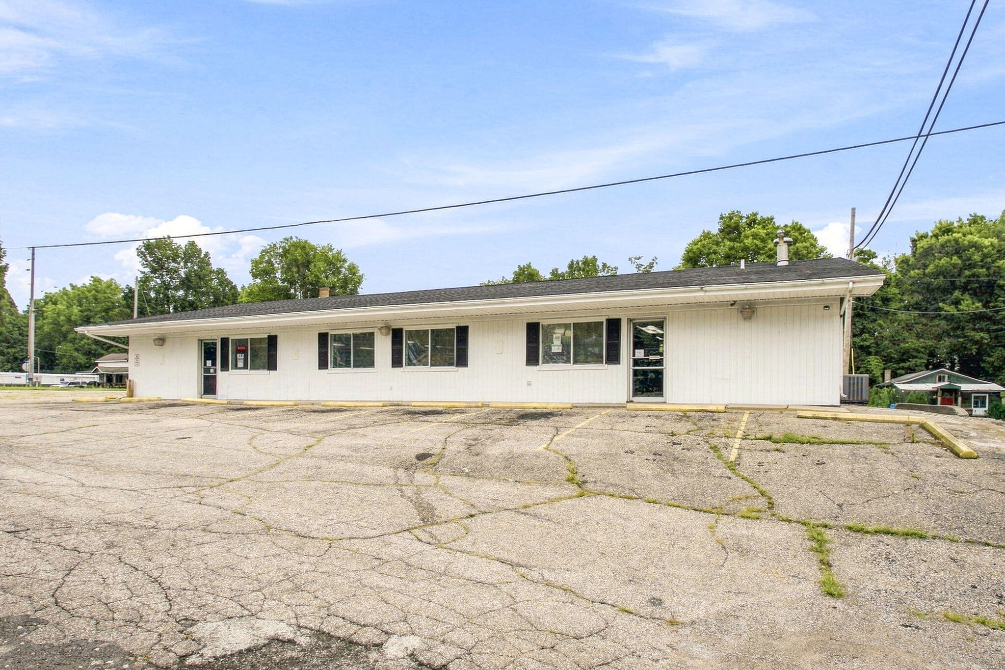 700 E State Street Property Photo 17