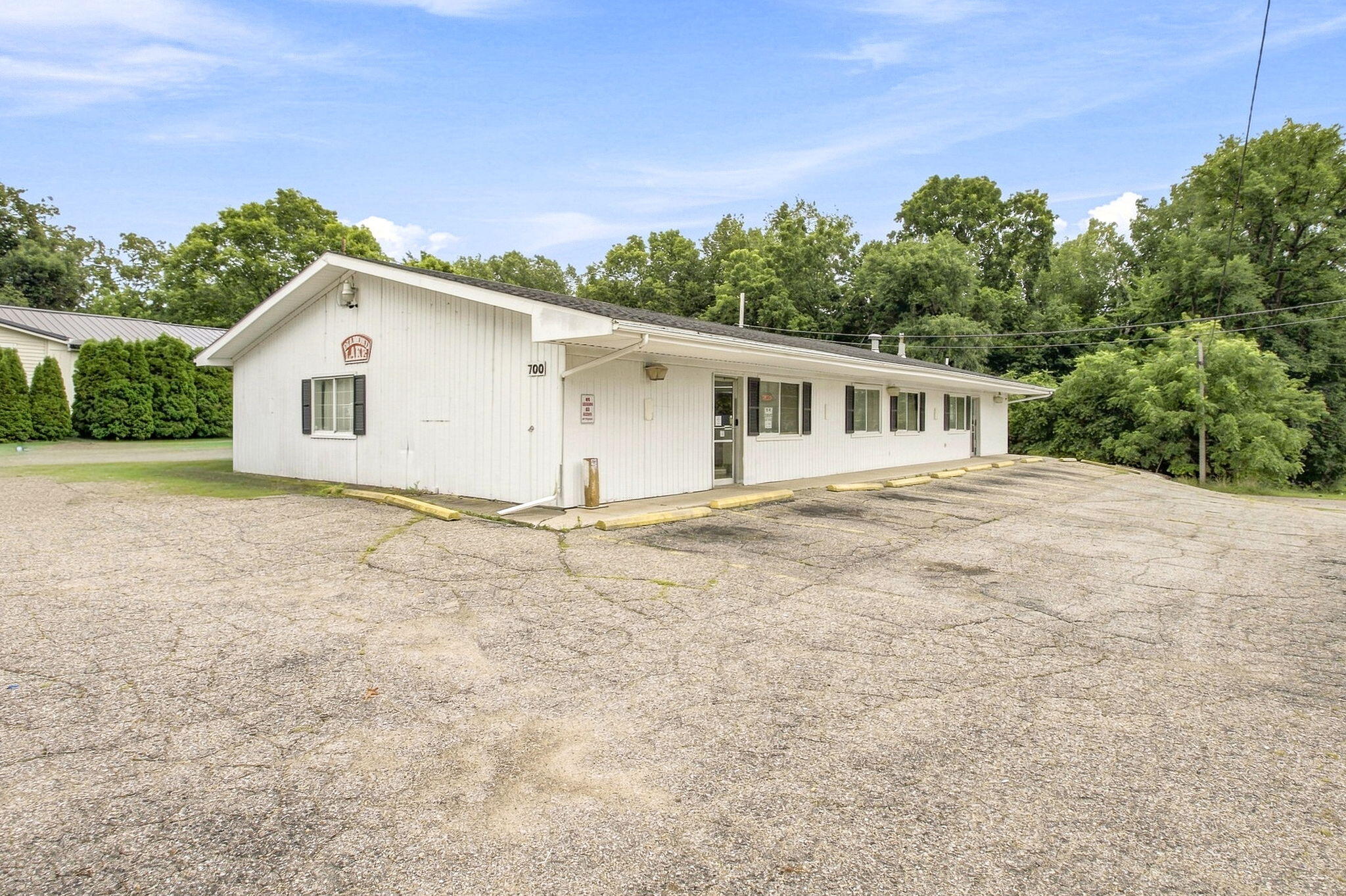 700 E State Street Property Photo 18