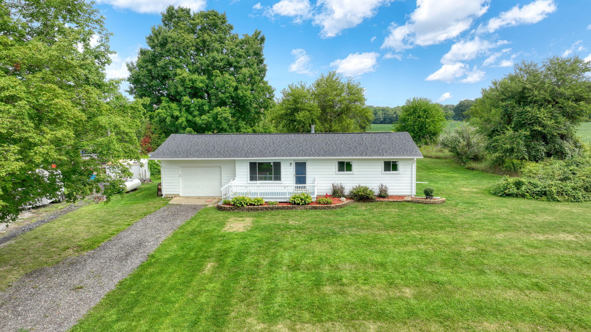 3238 Territorial Road Property Photo 1