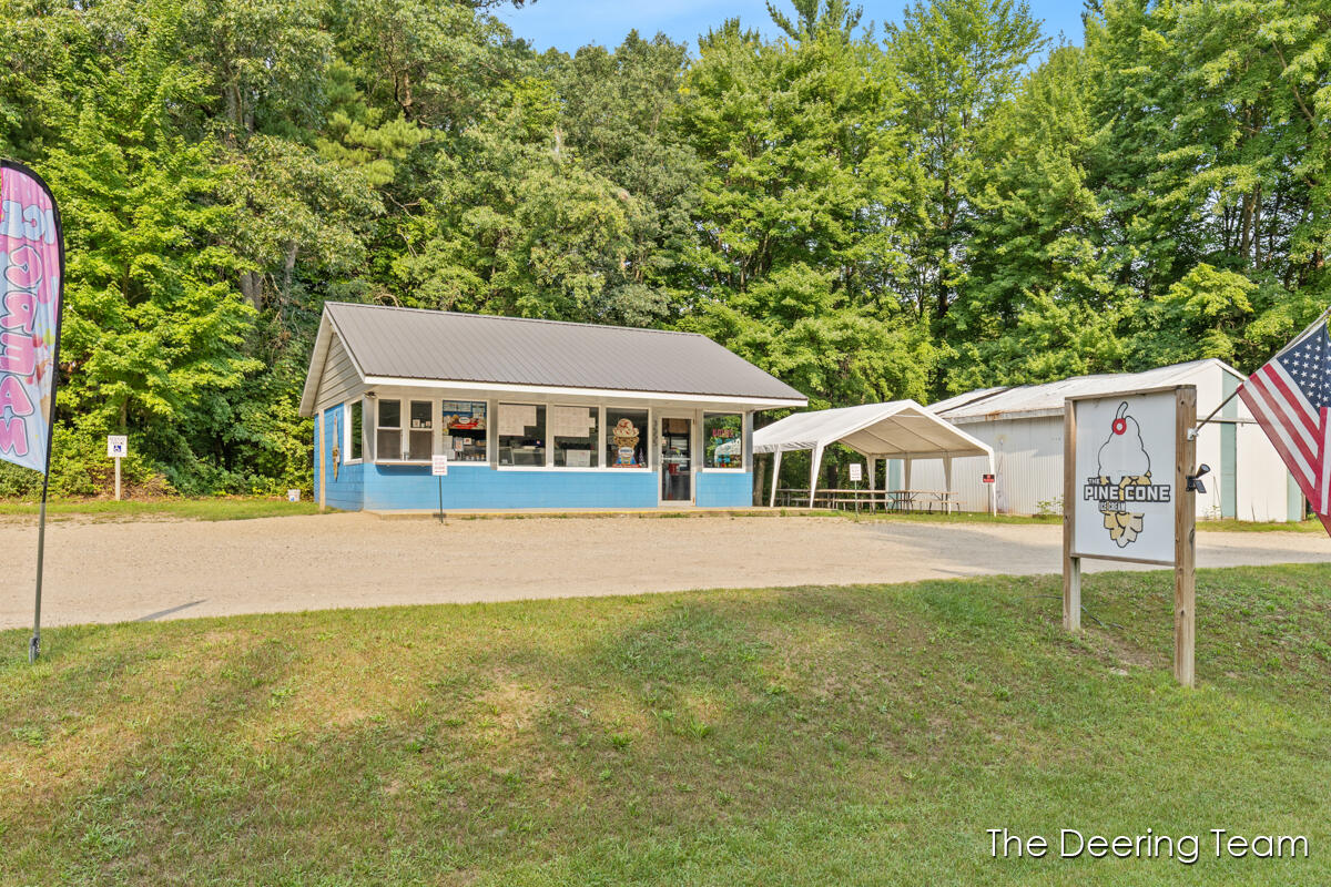 3555 S Elm Avenue Property Photo 1