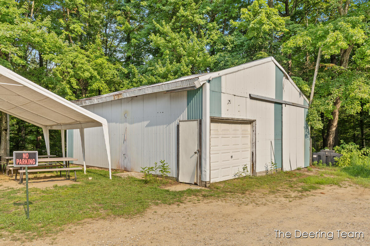 3555 S Elm Avenue Property Photo 16