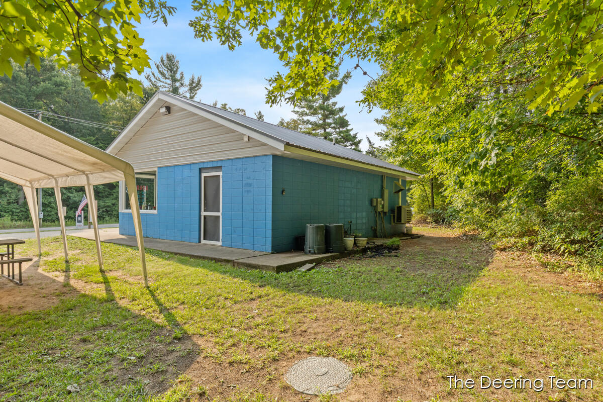 3555 S Elm Avenue Property Photo 17