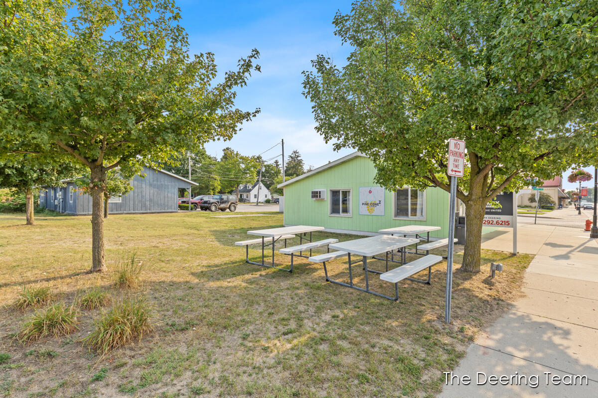 3555 S Elm Avenue Property Photo 45
