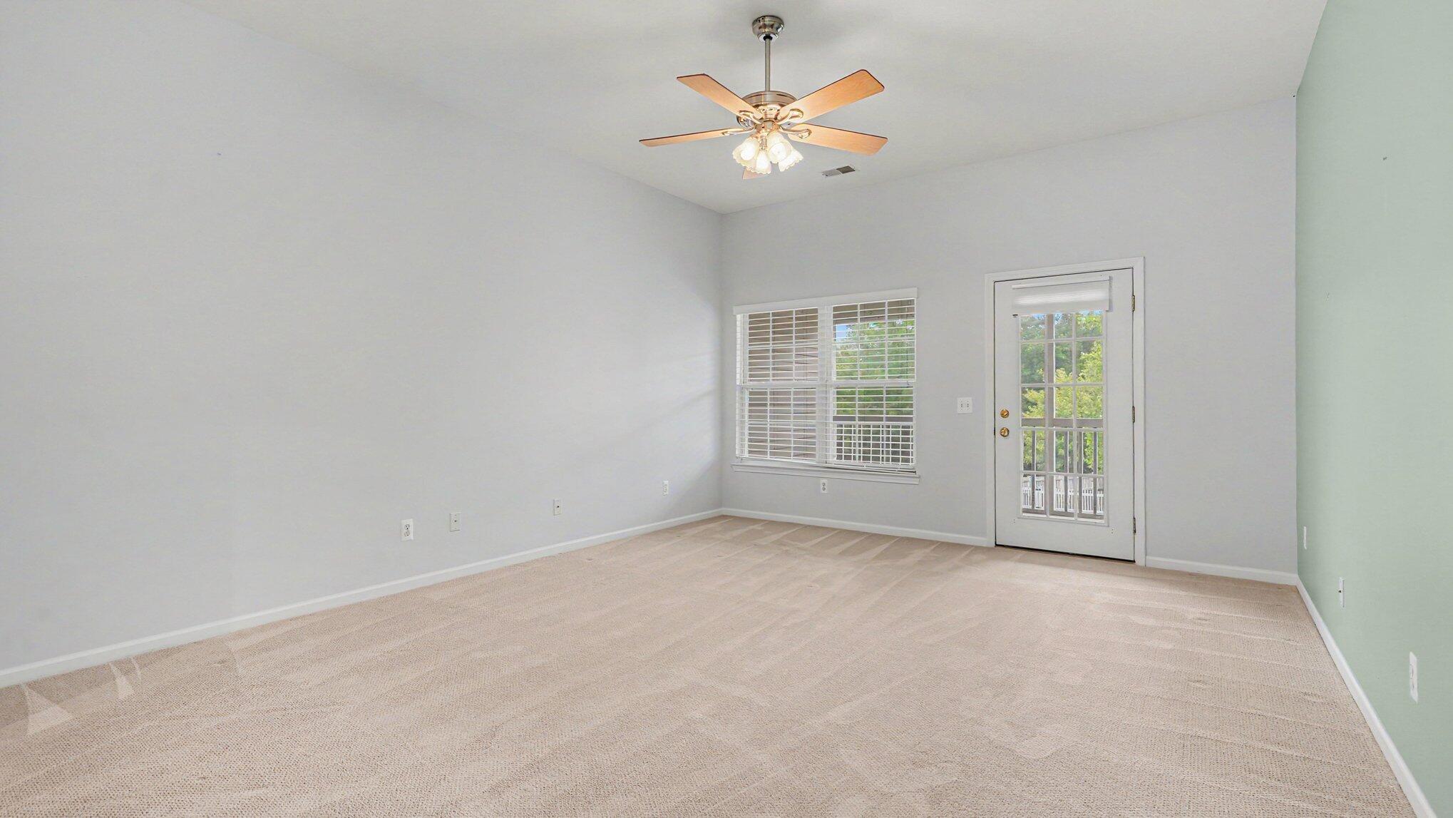 2654 S Knightsbridge Circle Property Photo 8