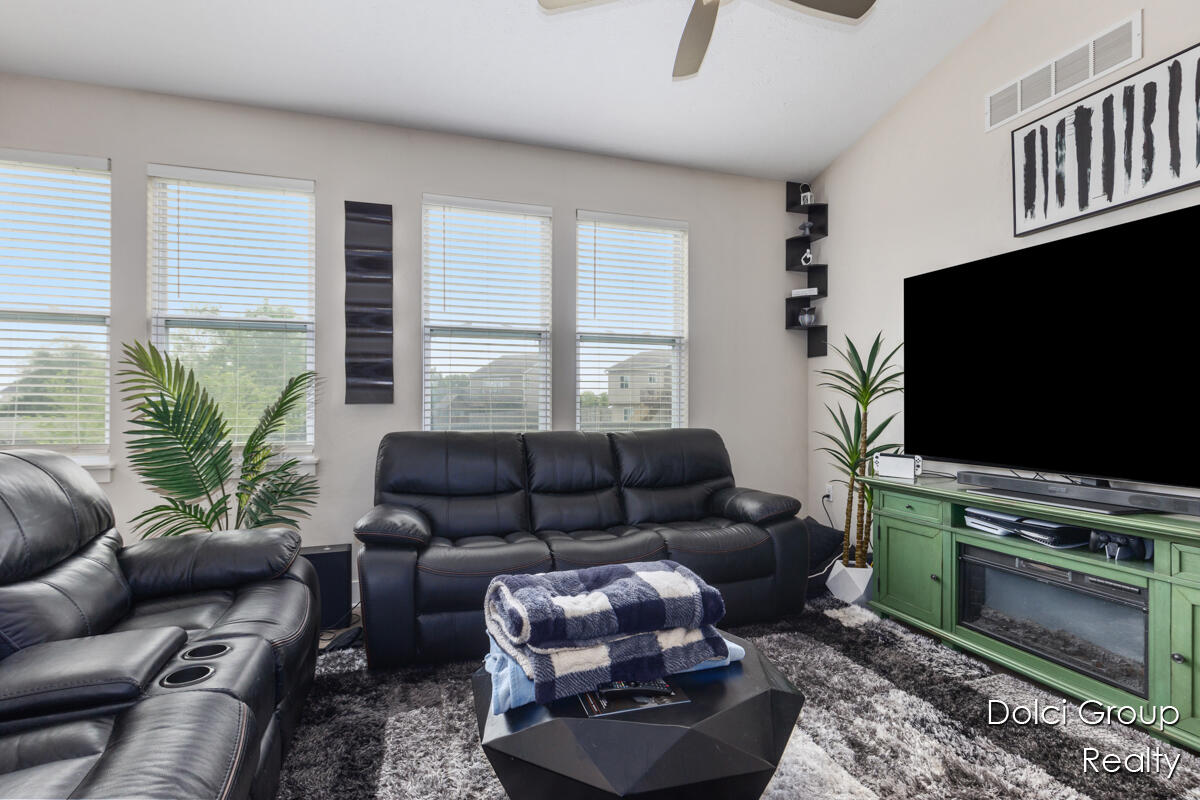 4208 Shetland Drive Property Photo 9