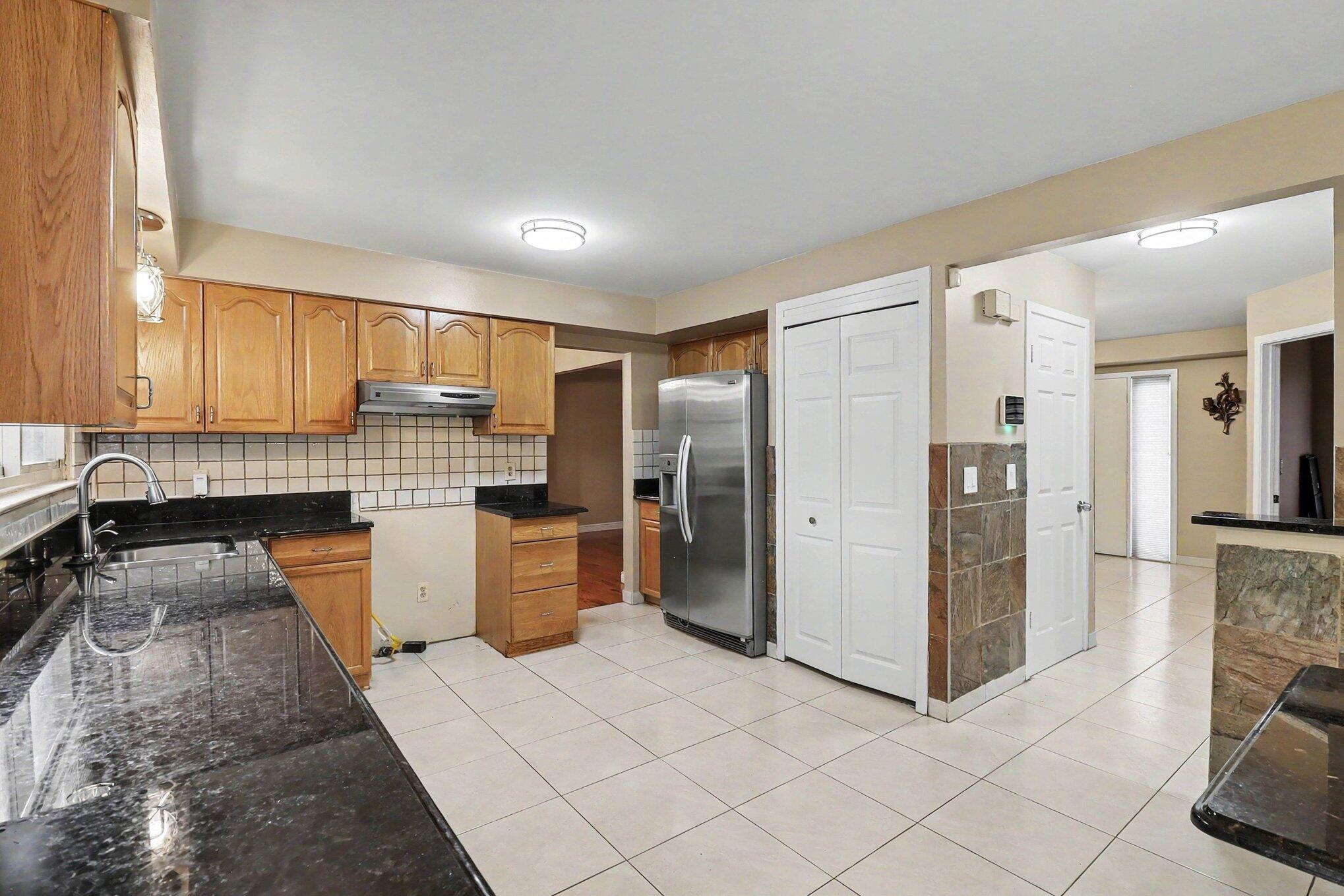 6021 Fairbrook Drive Property Photo 9