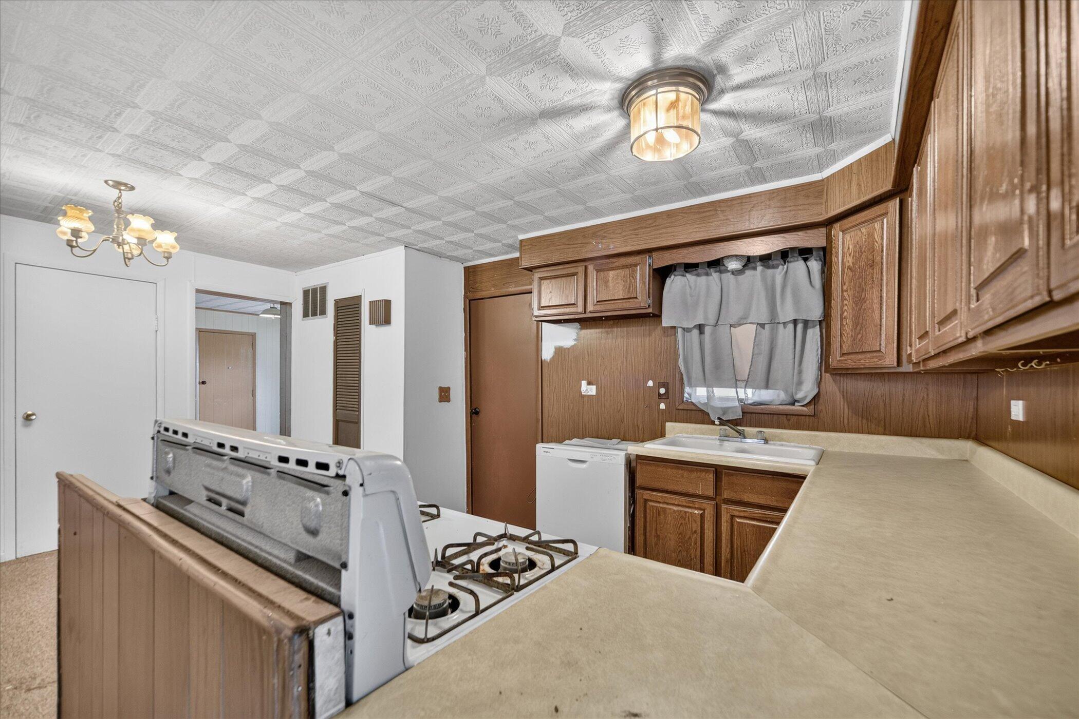 203 Brown Street Property Photo 8