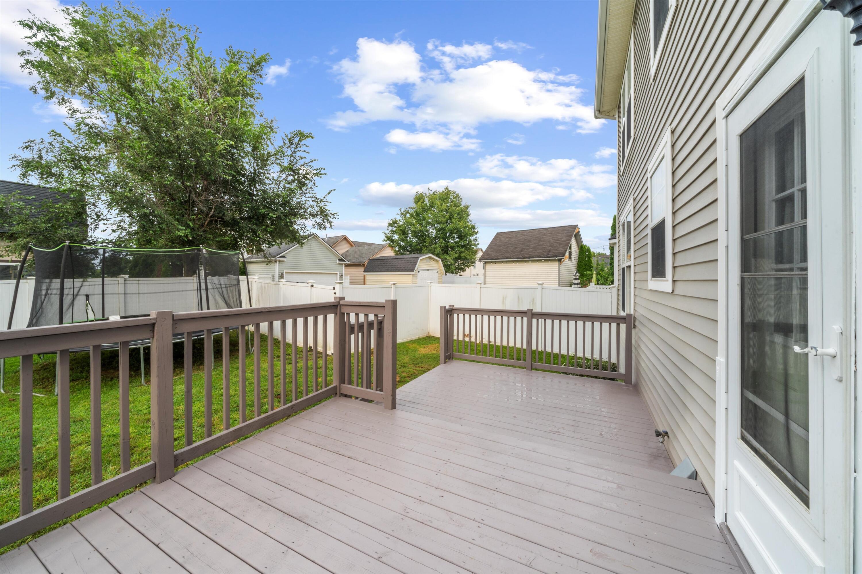 909 Crescent Drive Property Photo 38