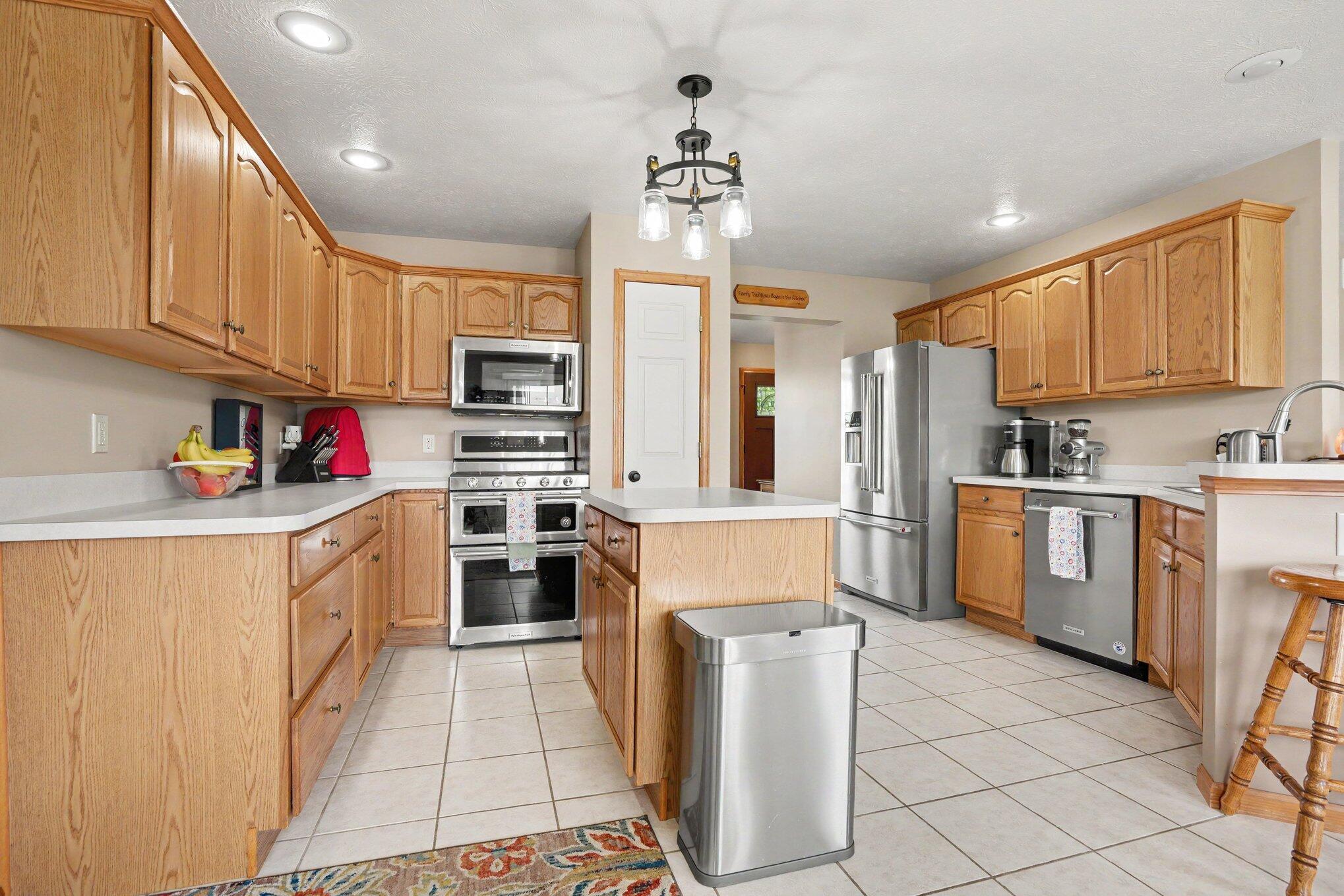 5948 Pollys Path Property Photo 8