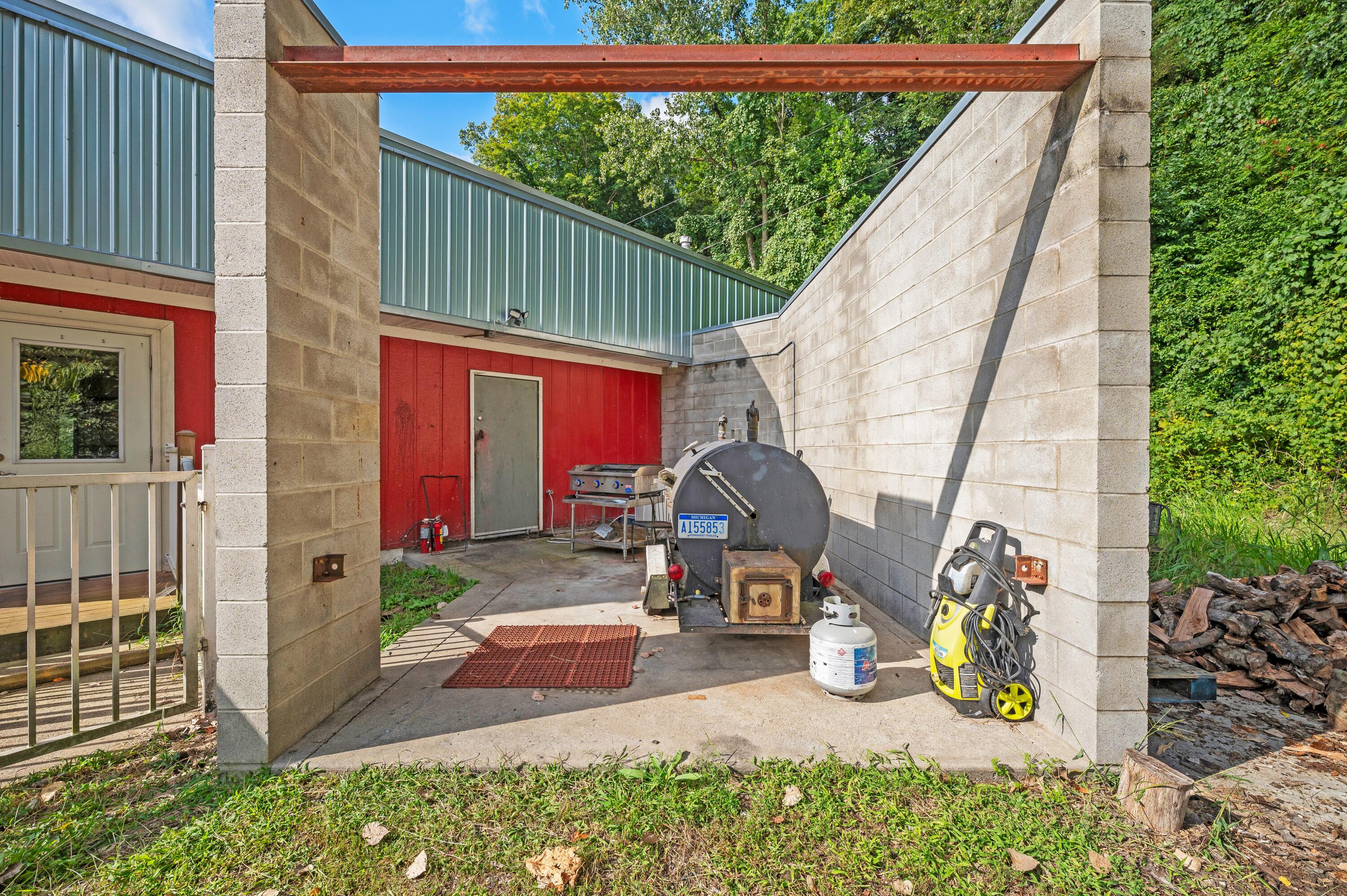 15212 N Red Bud Trail N Property Photo 4