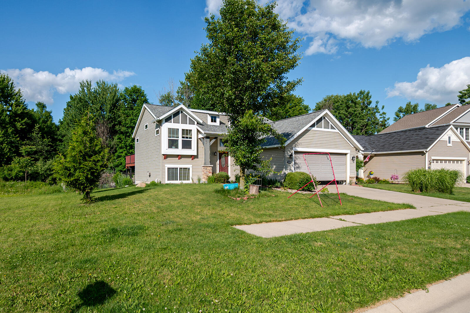 2574 Winterberry Street Property Photo 2
