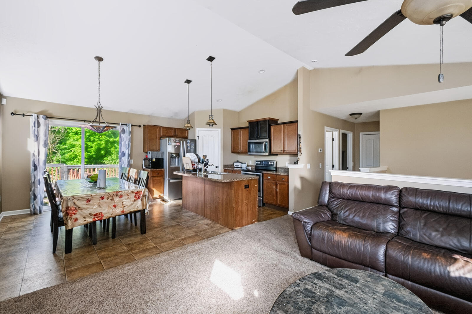 2574 Winterberry Street Property Photo 9