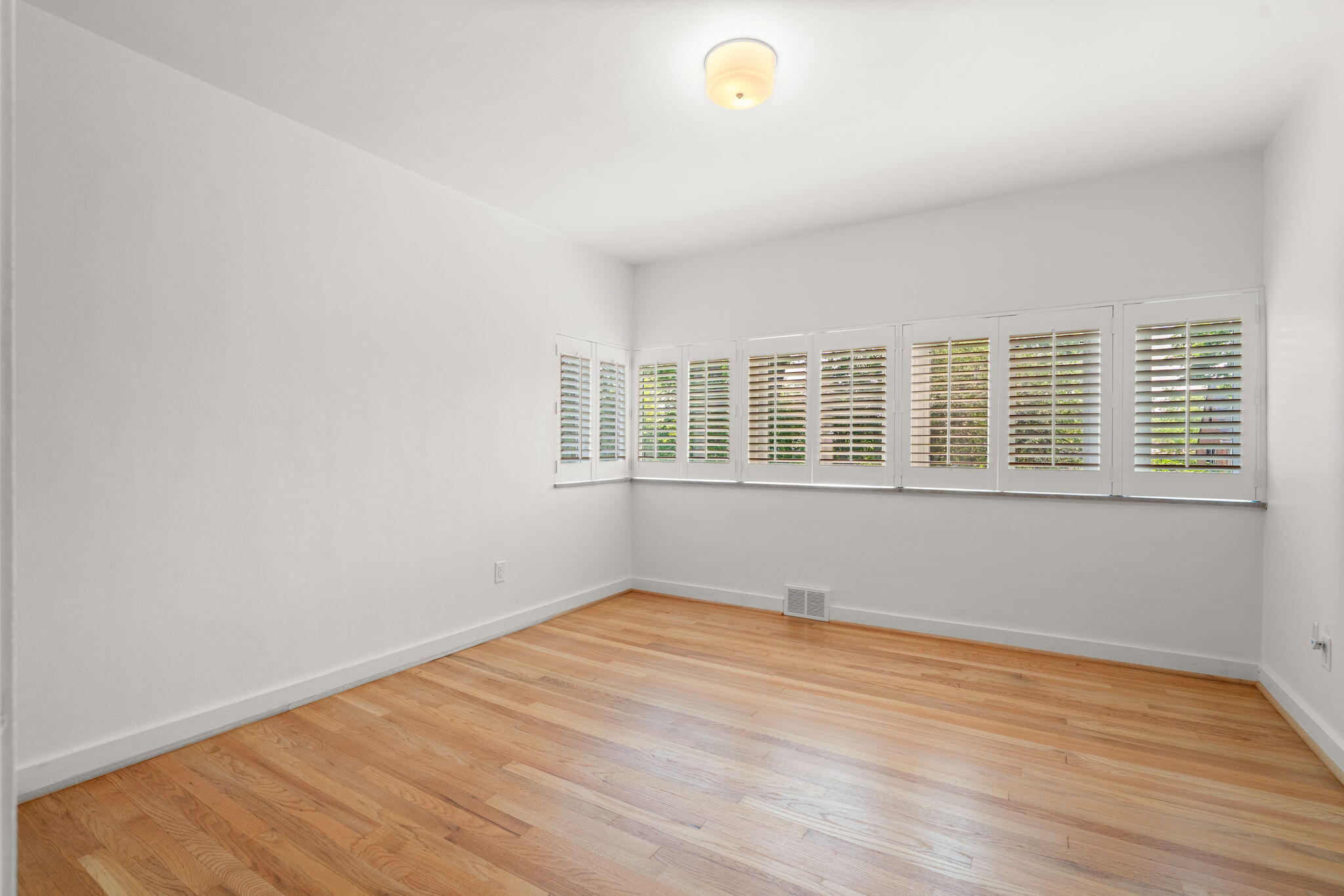 515 Oswego Street Property Photo 55