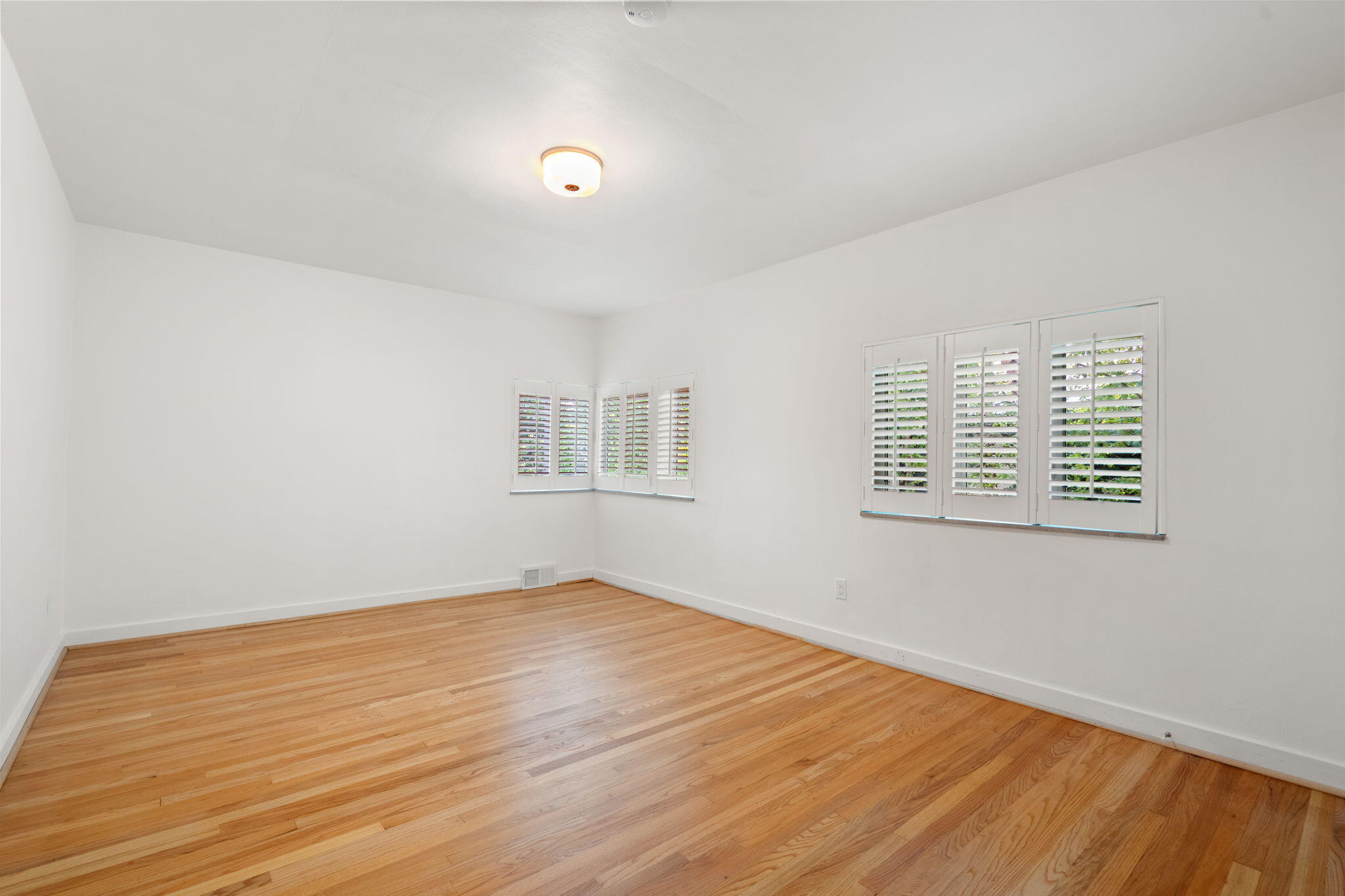 515 Oswego Street Property Photo 59