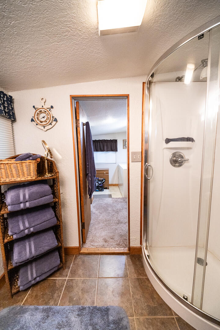 9728 Lakeview Drive Property Photo 30