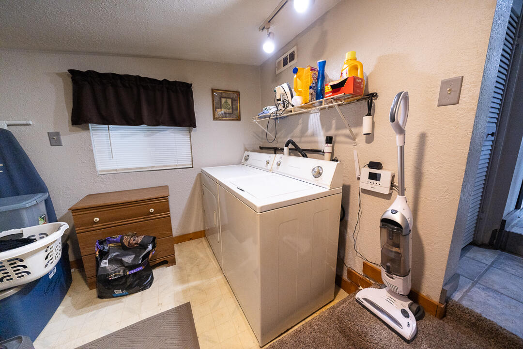 9728 Lakeview Drive Property Photo 34