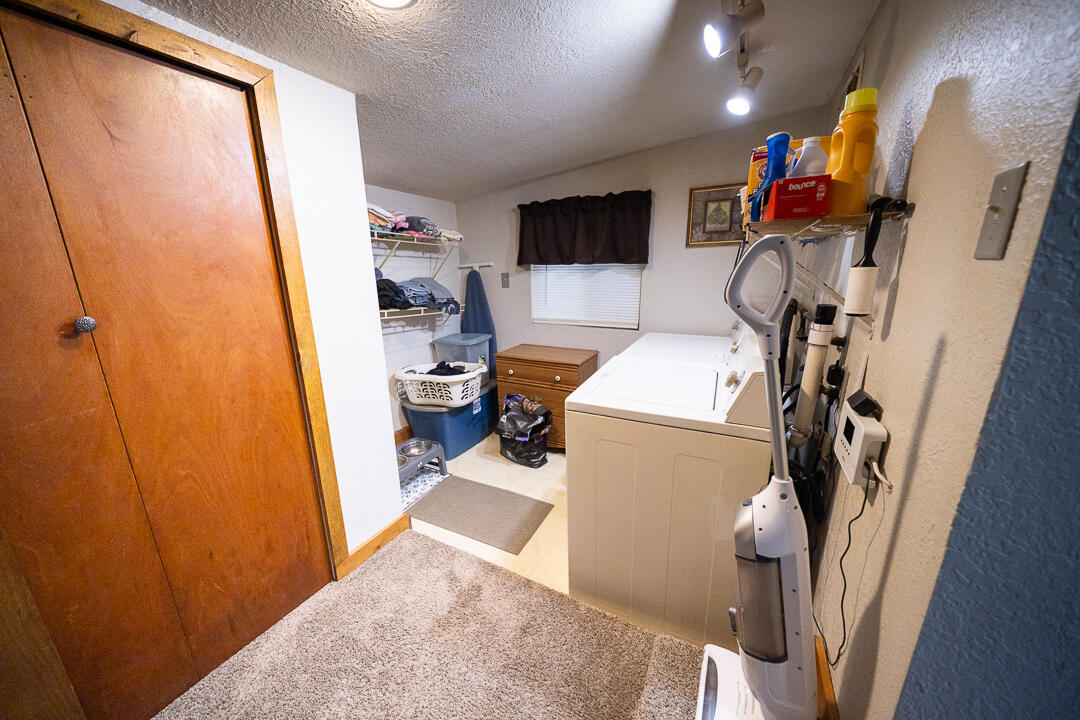 9728 Lakeview Drive Property Photo 35