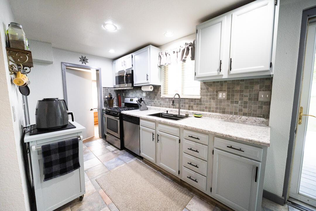 9728 Lakeview Drive Property Photo 37