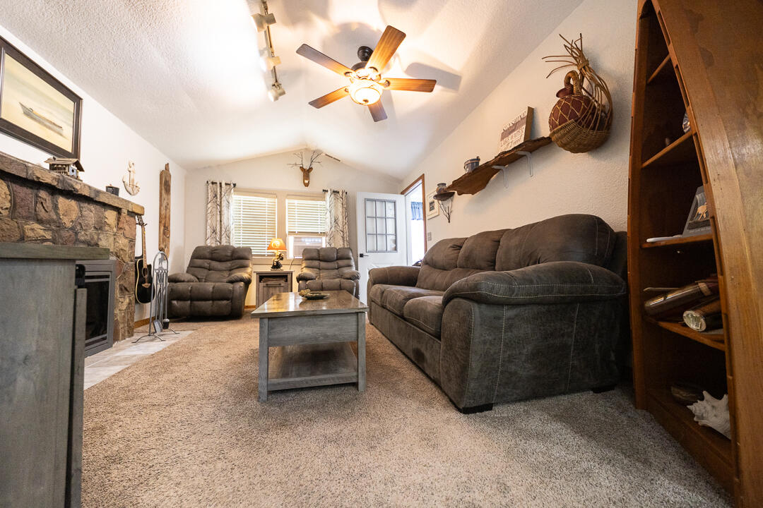 9728 Lakeview Drive Property Photo 49