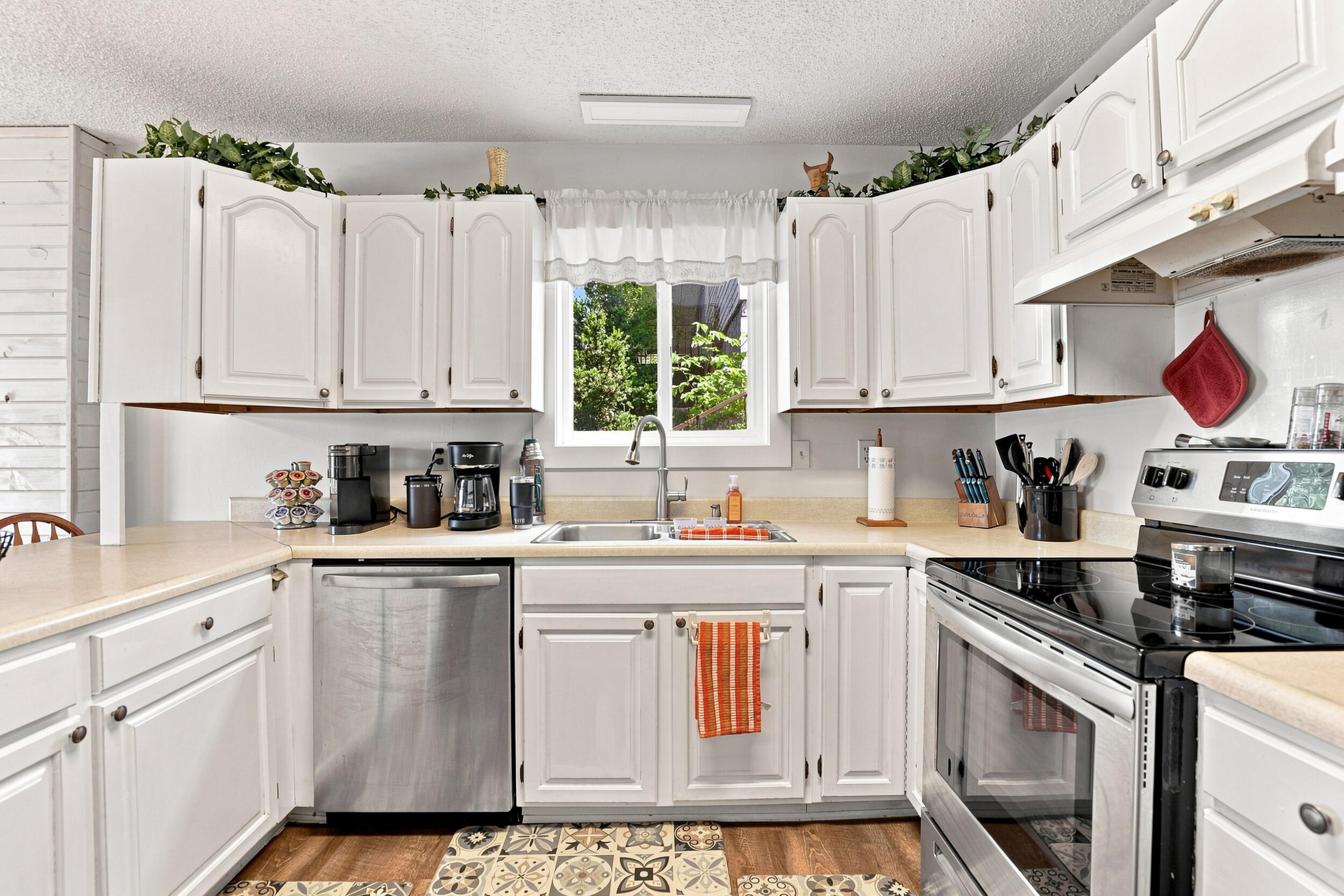 332 Eastland Drive Property Photo 11