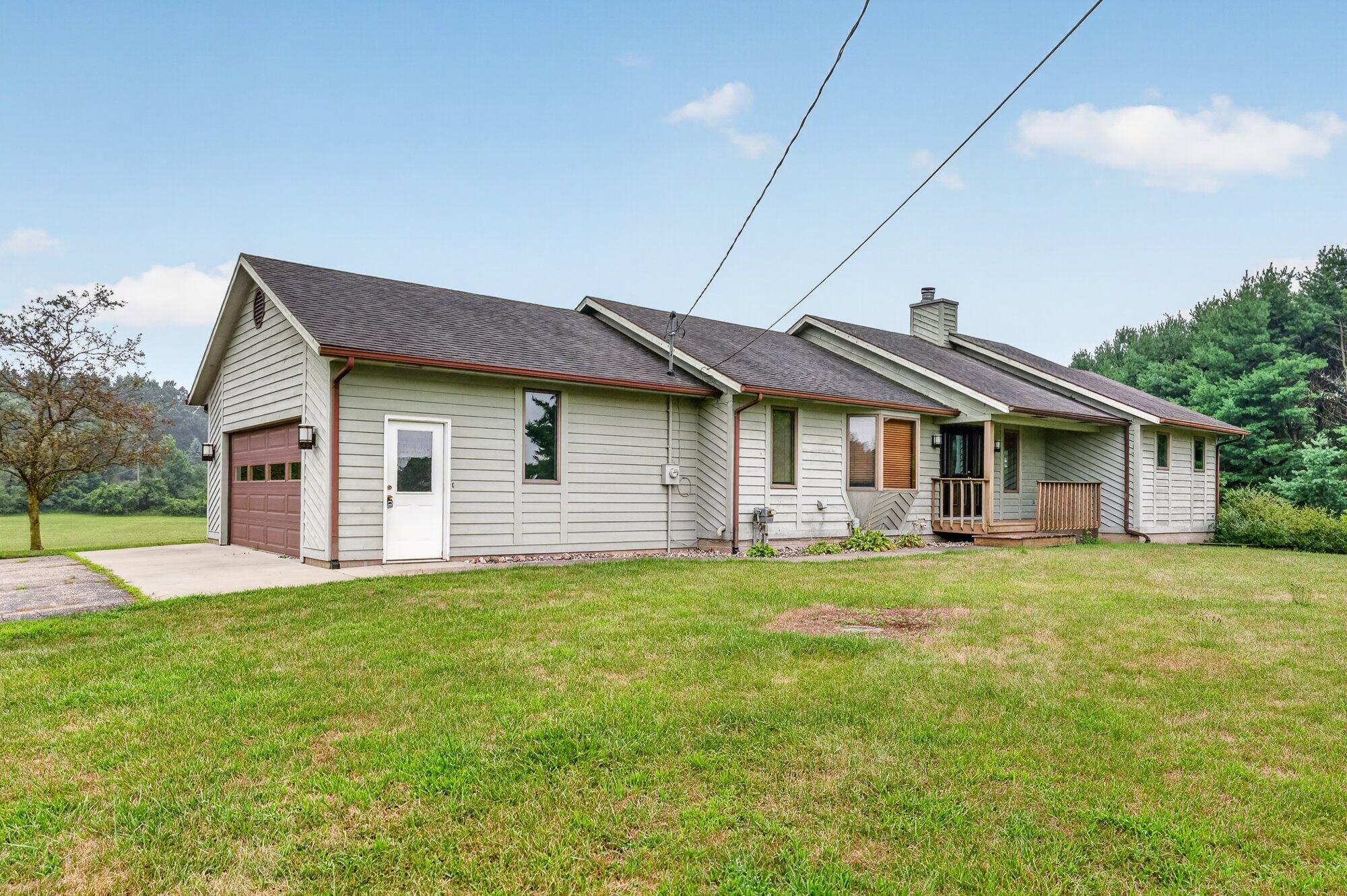 5430 E T Avenue Property Photo 2