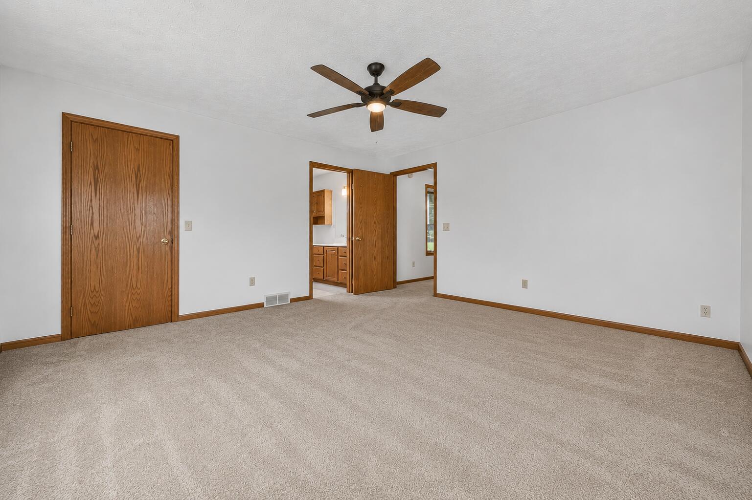 5430 E T Avenue Property Photo 19