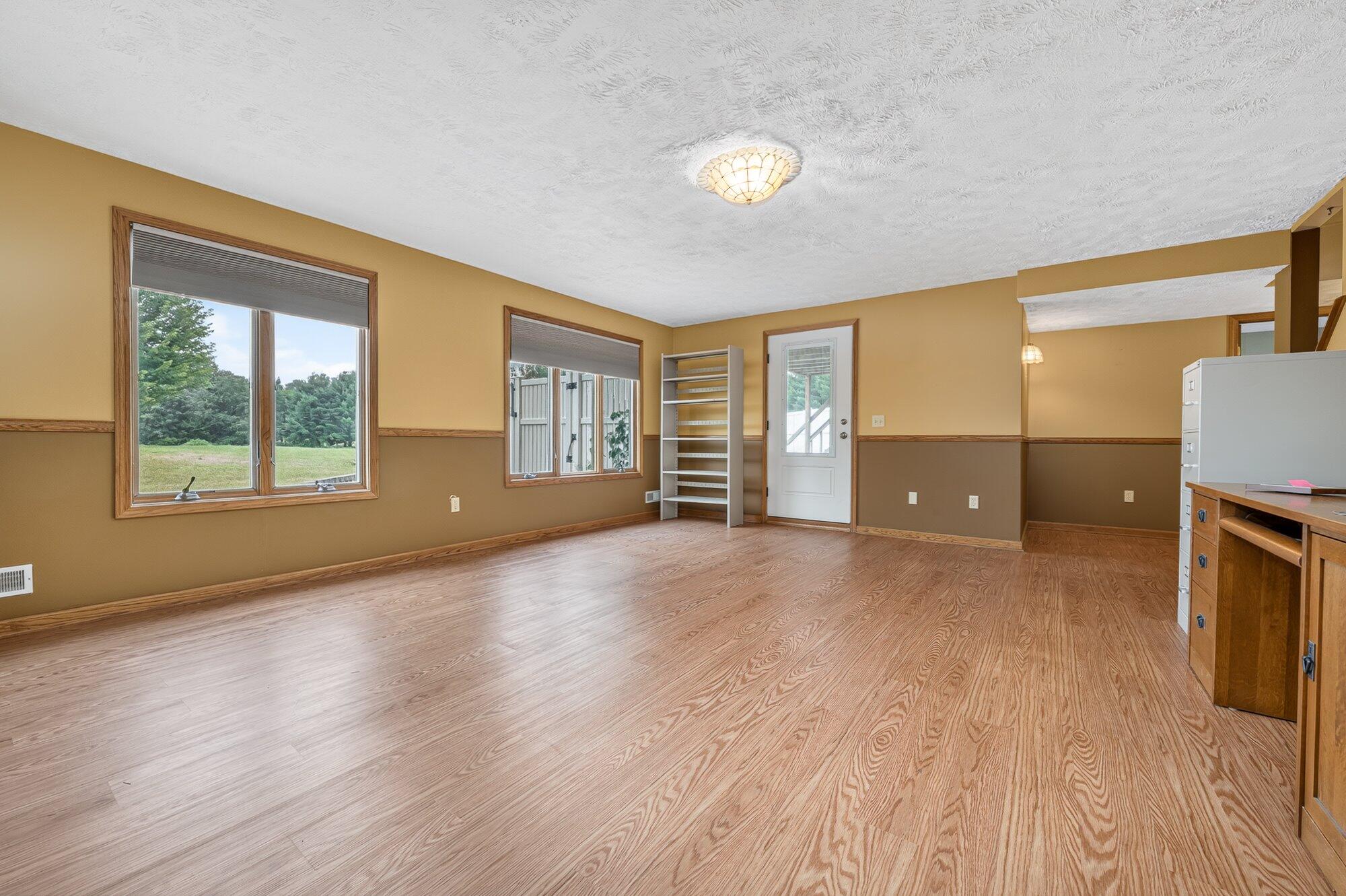 5430 E T Avenue Property Photo 24