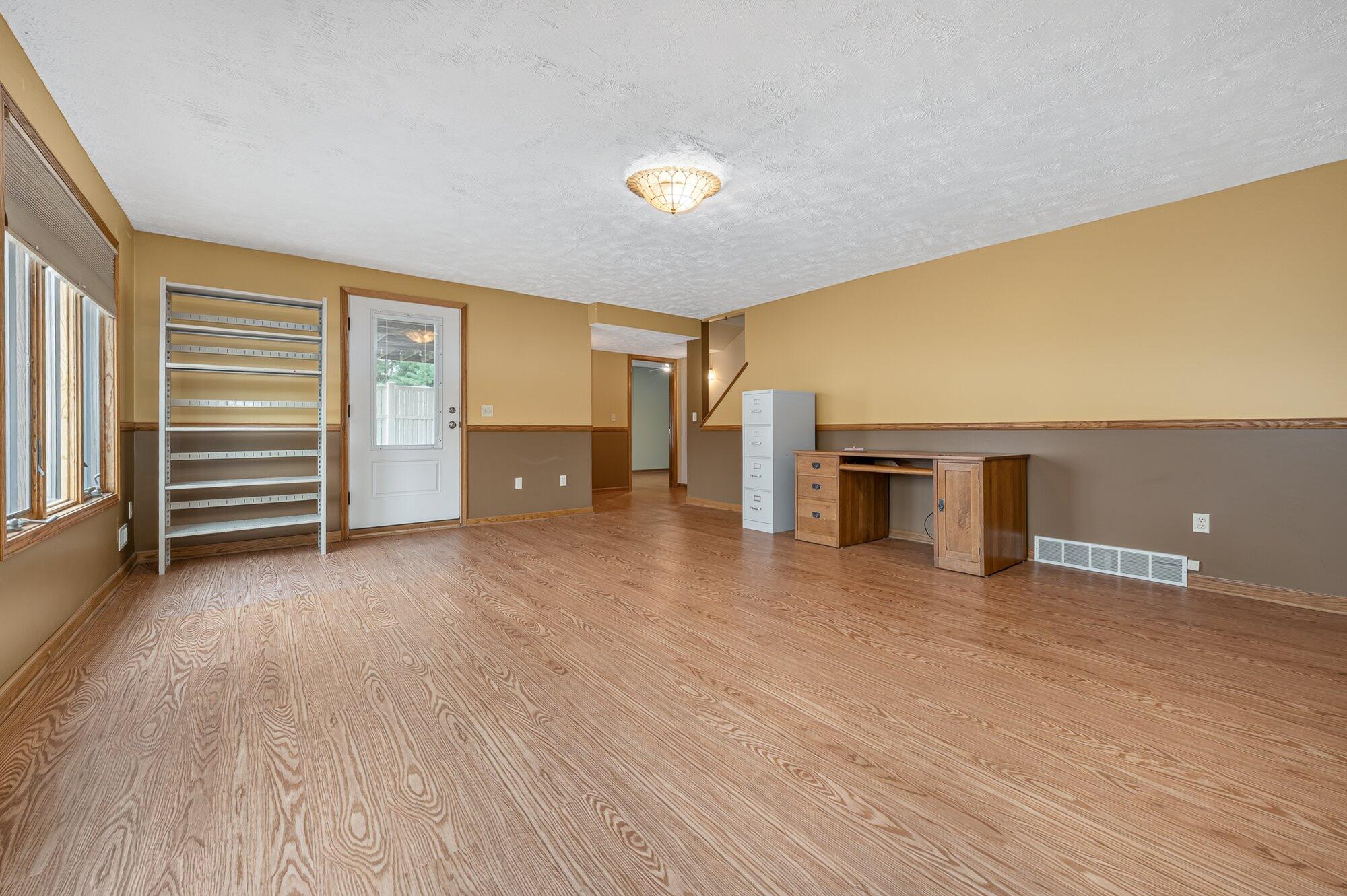 5430 E T Avenue Property Photo 25