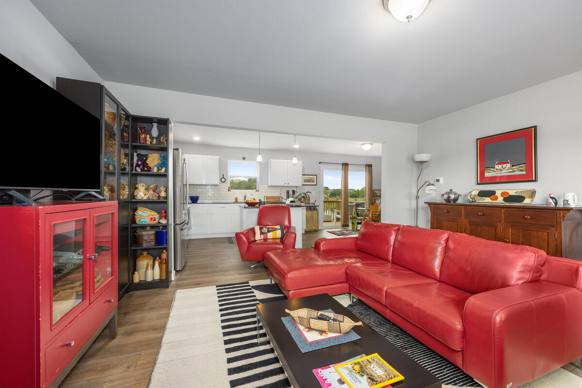 13662 Oasis Avenue Property Photo 6