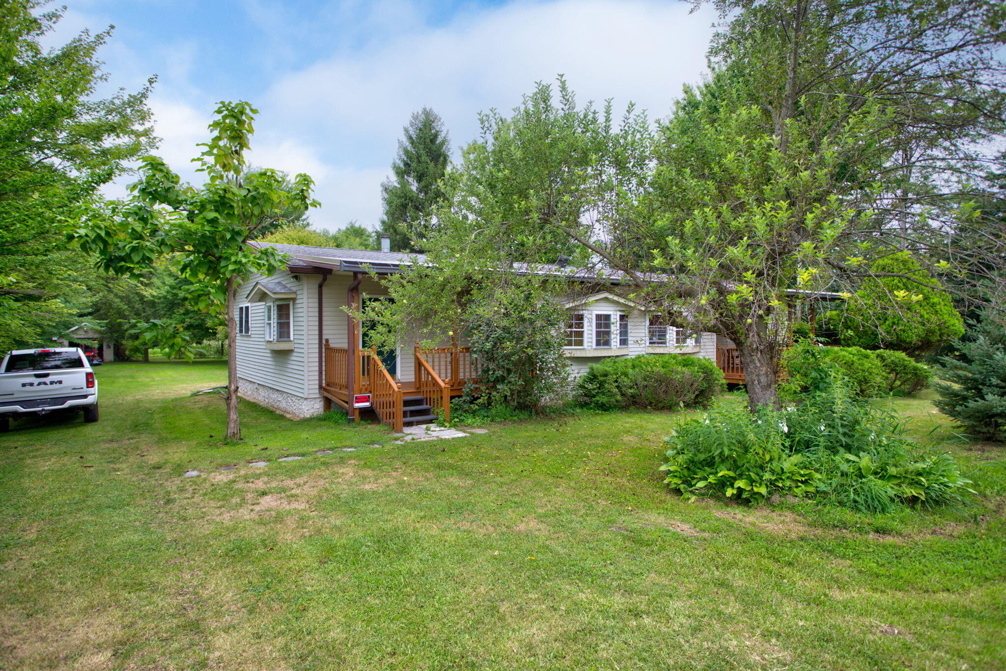 46894 72nd Street Property Photo 1