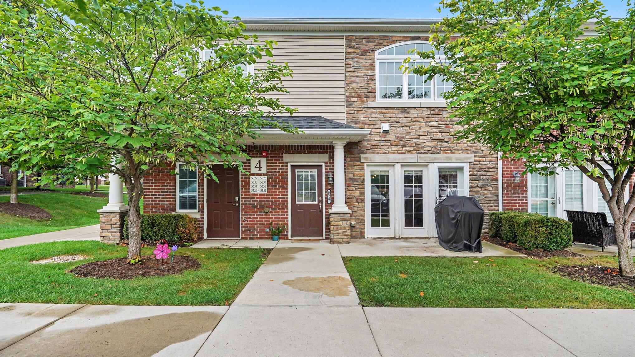 5527 Arbor Chase Drive Property Photo 2