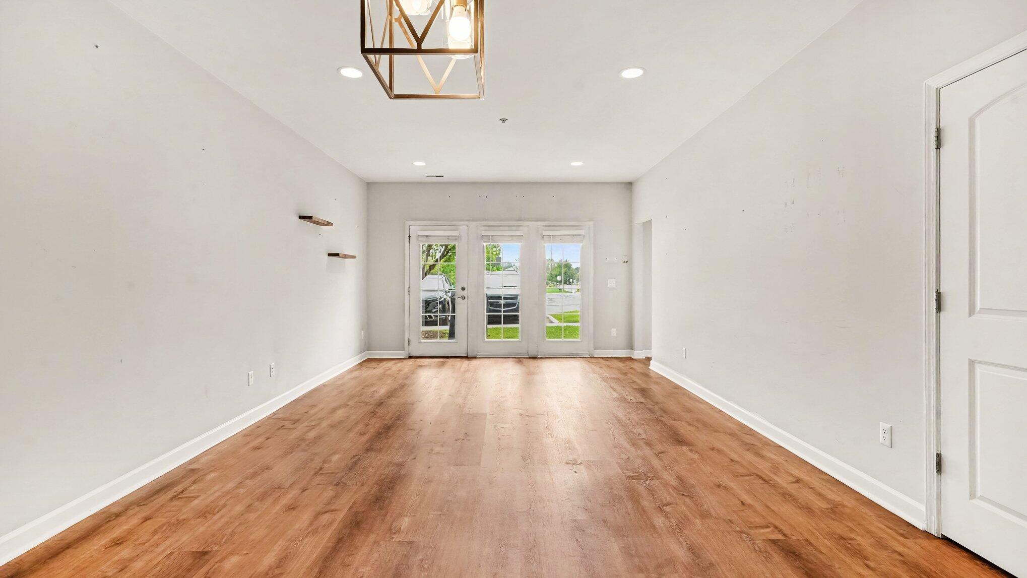 5527 Arbor Chase Drive Property Photo 6