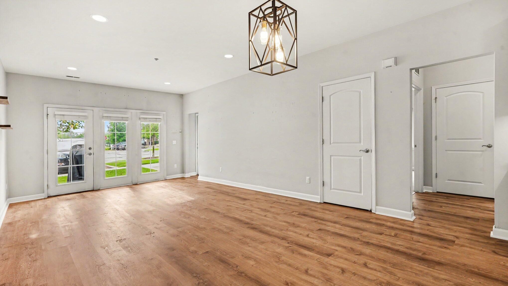 5527 Arbor Chase Drive Property Photo 7